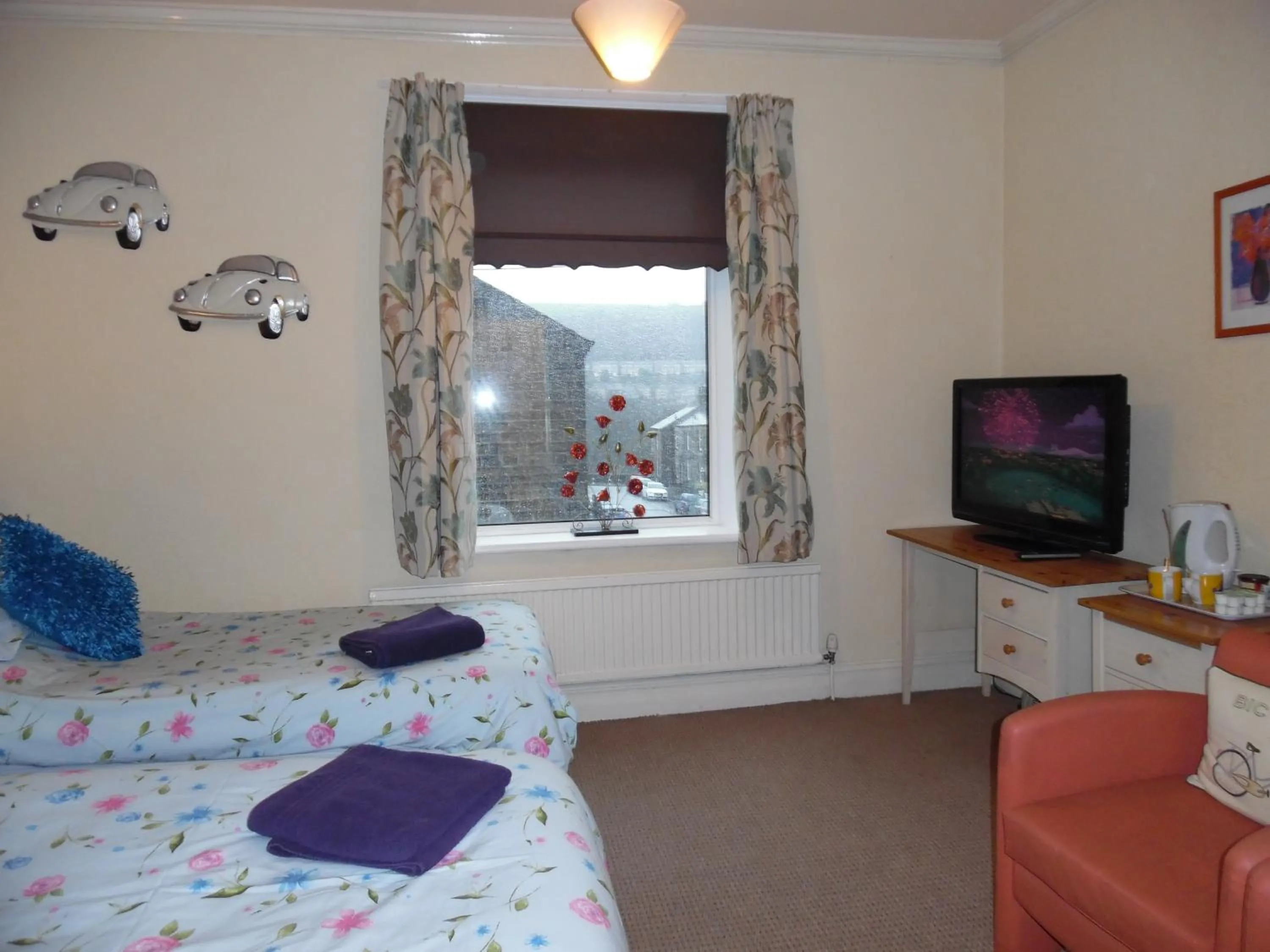 Bedroom, Bed in Kirk Lea