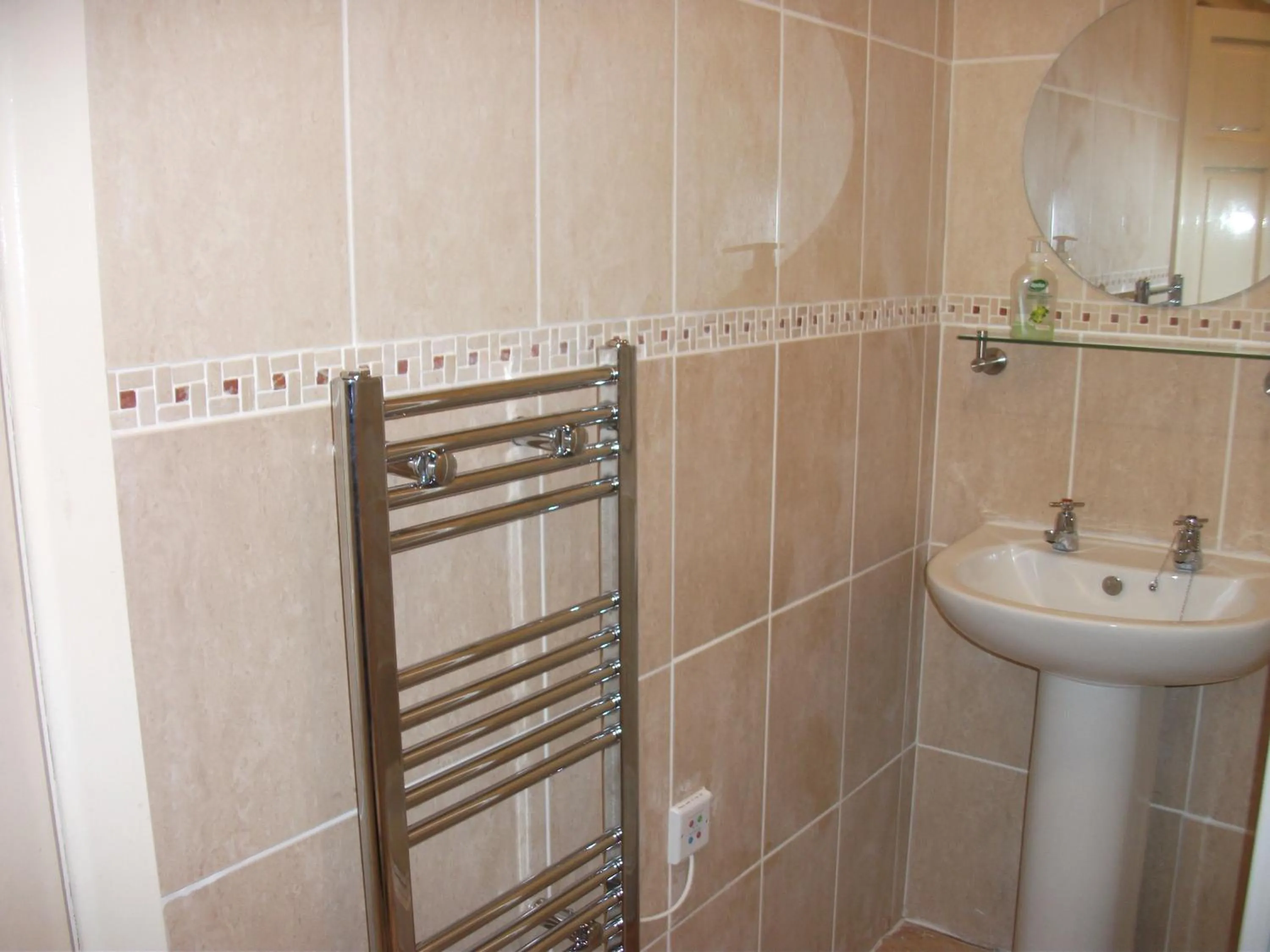 Shower in Kirk Lea