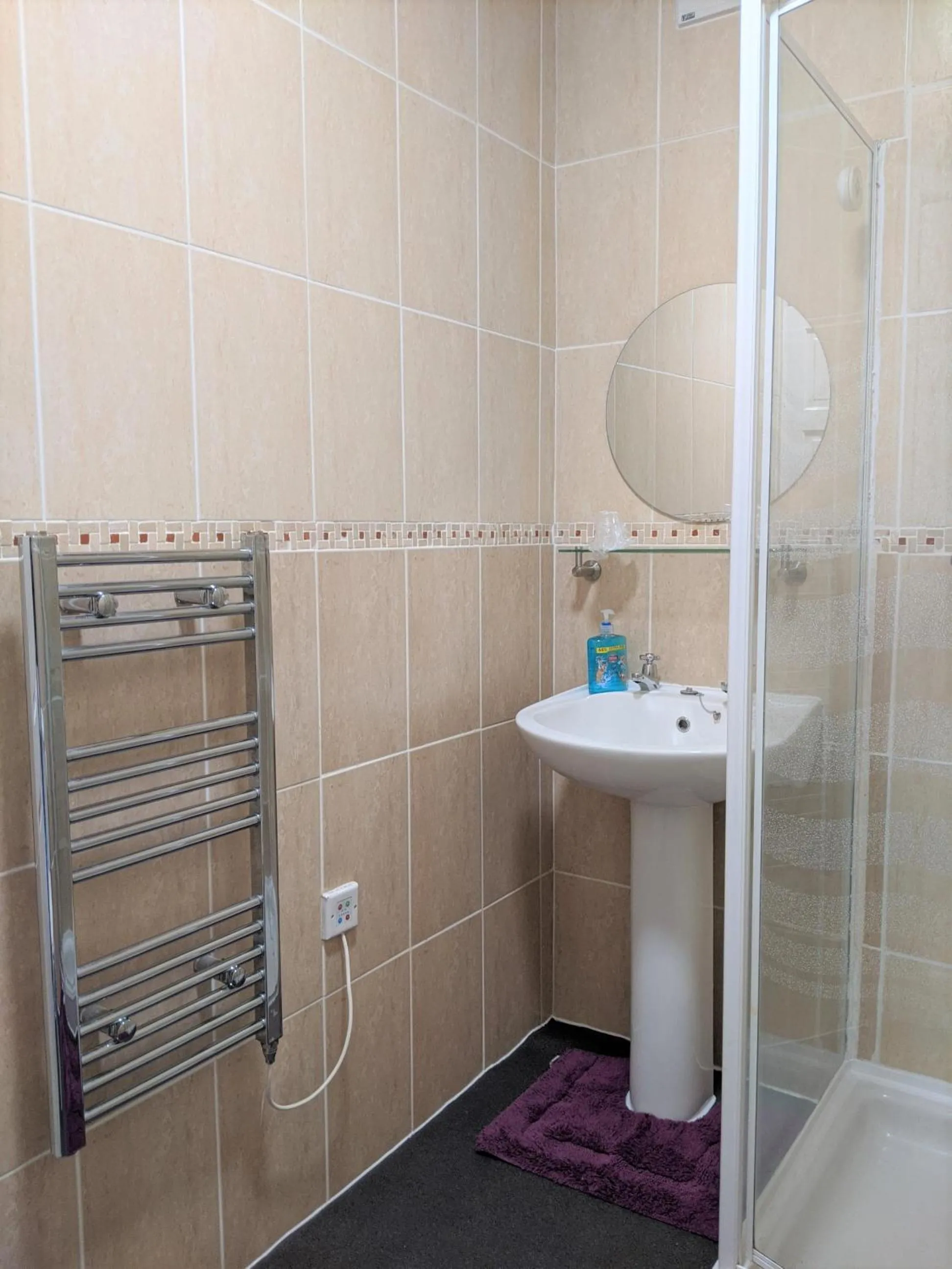 Shower in Kirk Lea