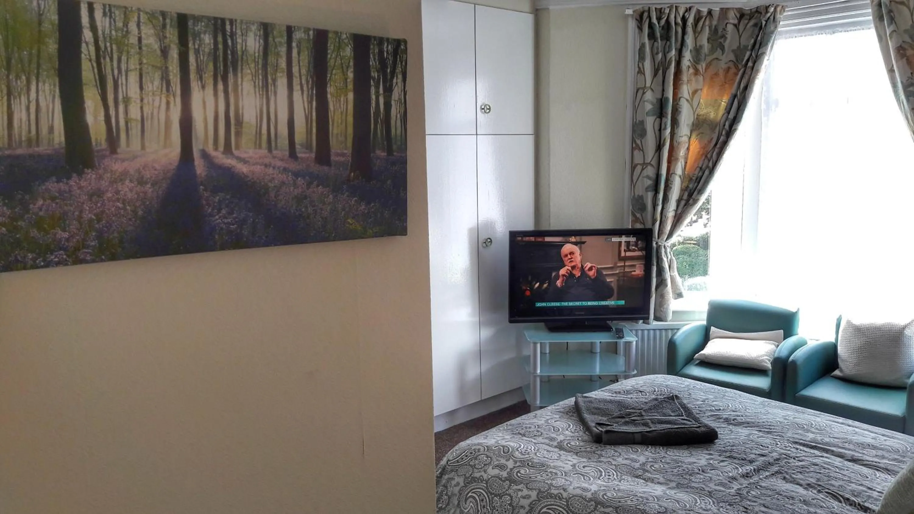 TV and multimedia in Kirk Lea