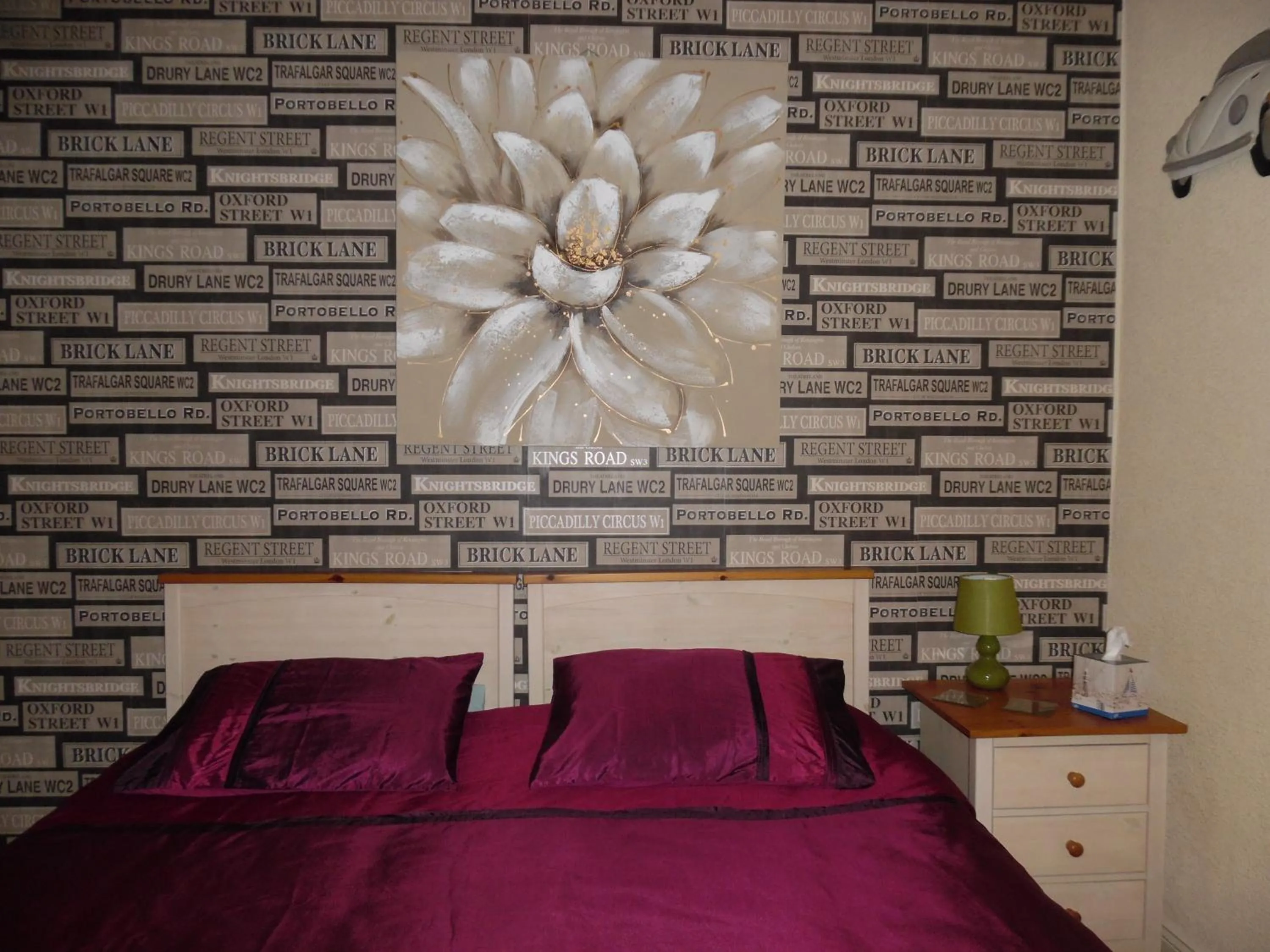 Bedroom, Bed in Kirk Lea