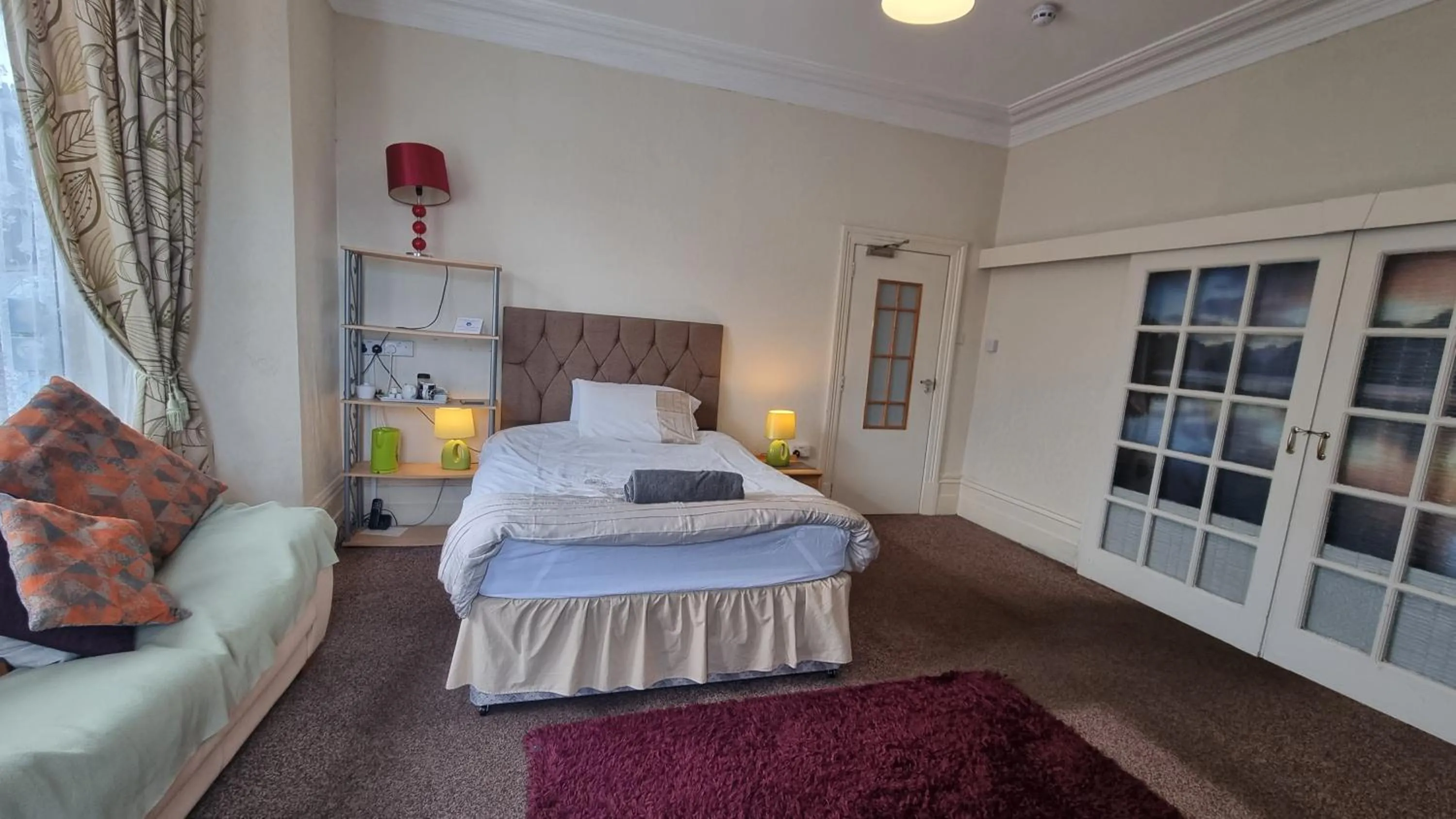 Bedroom, Bed in Kirk Lea
