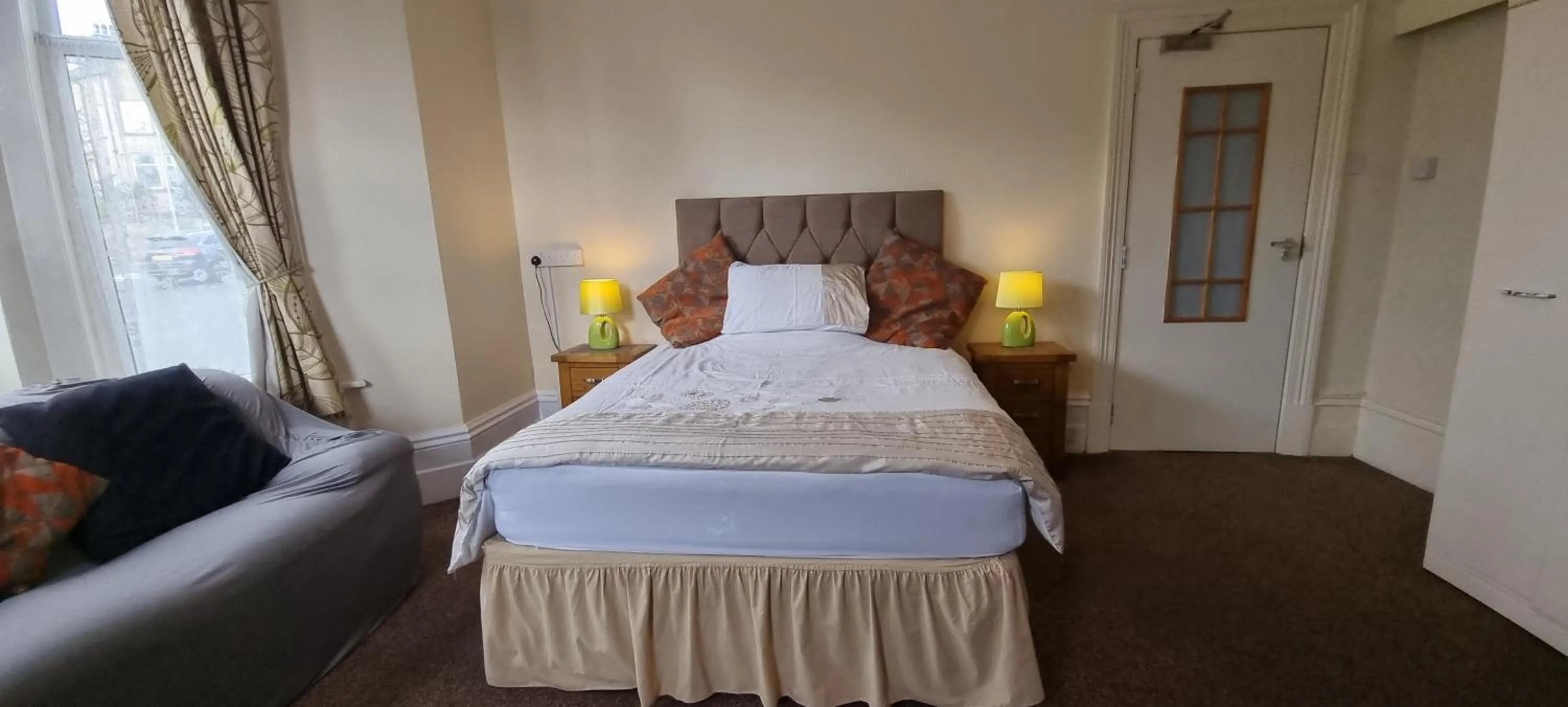 Bedroom, Bed in Kirk Lea
