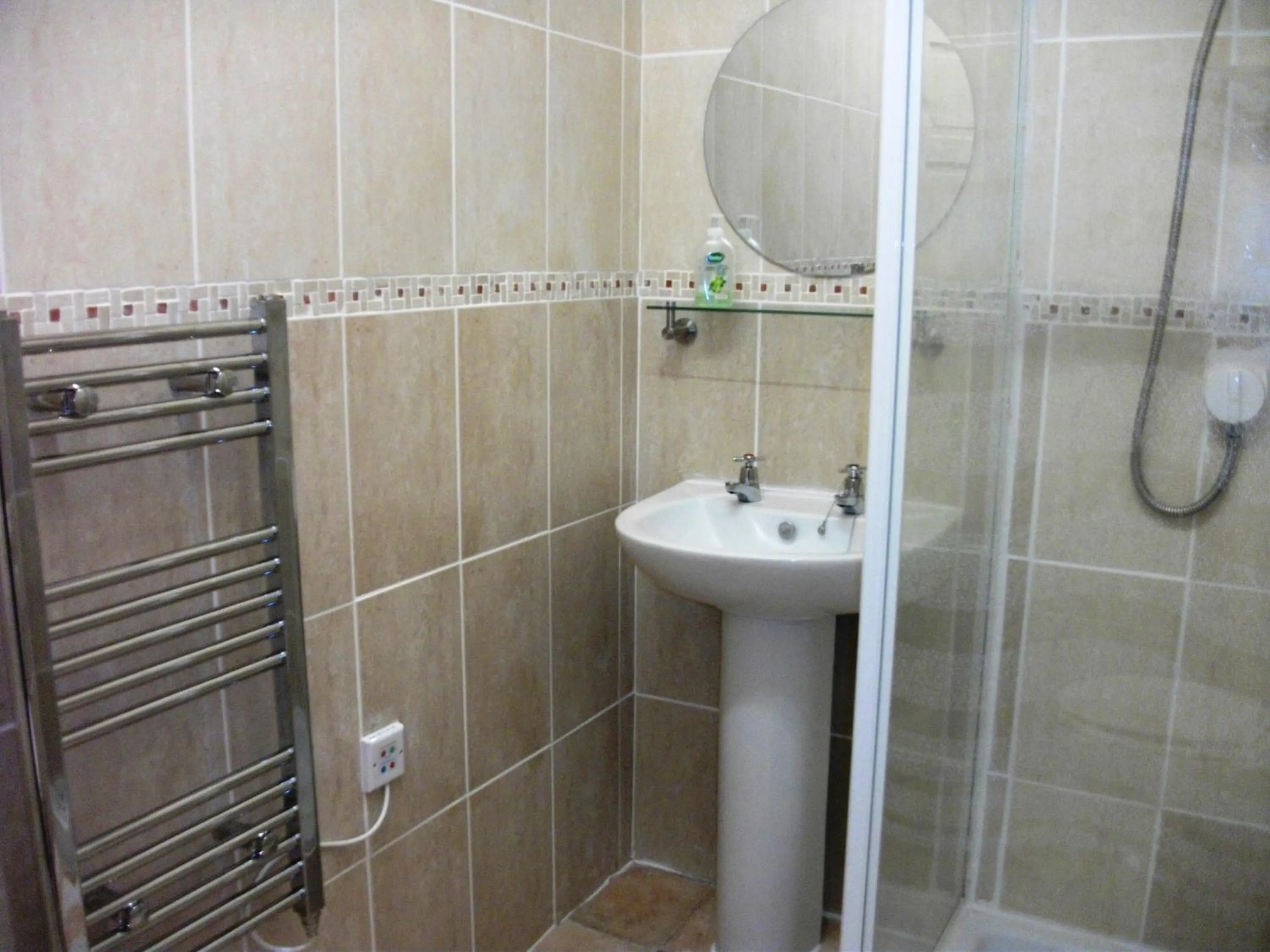 Shower in Kirk Lea