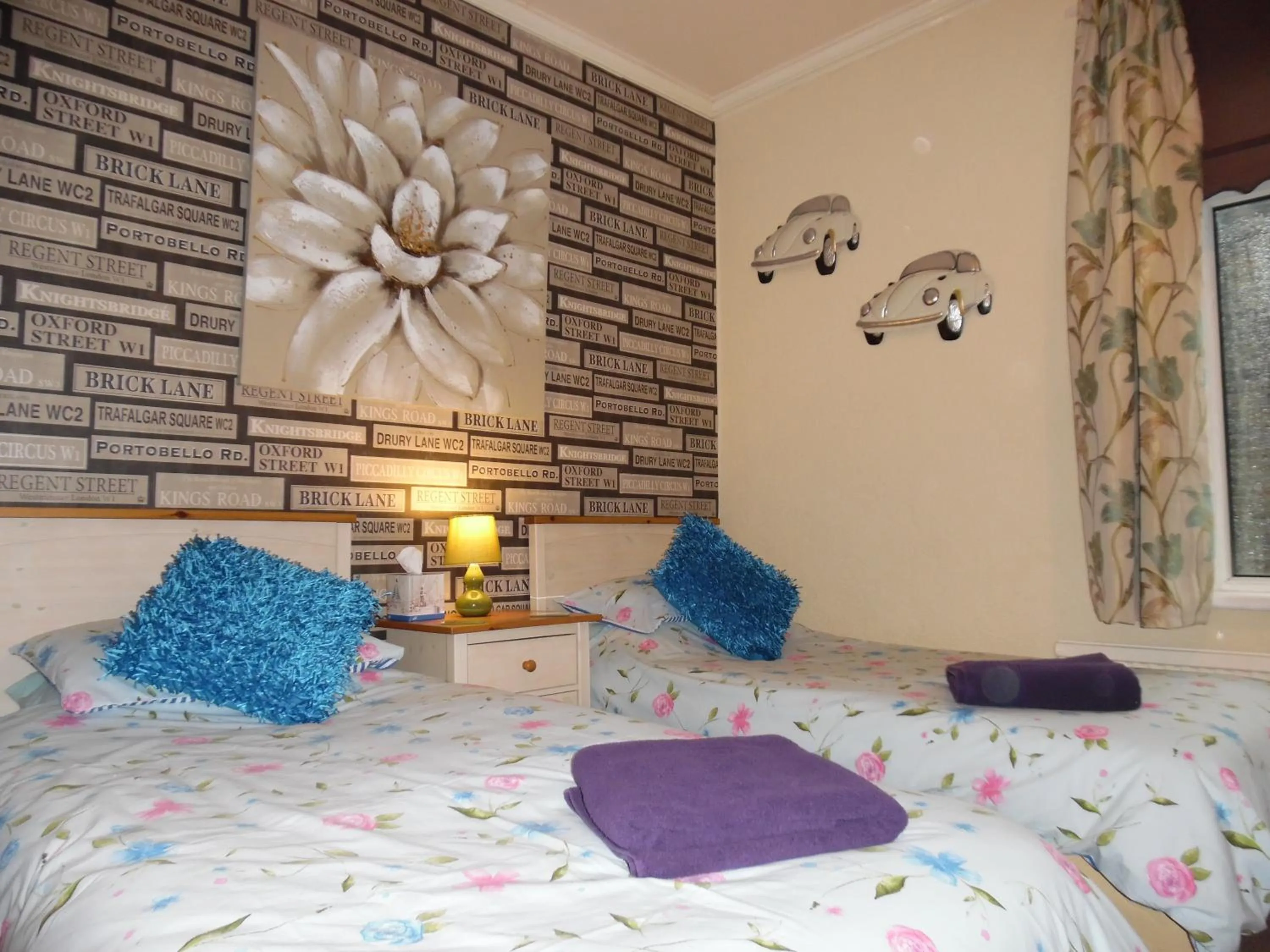 Bedroom, Bed in Kirk Lea