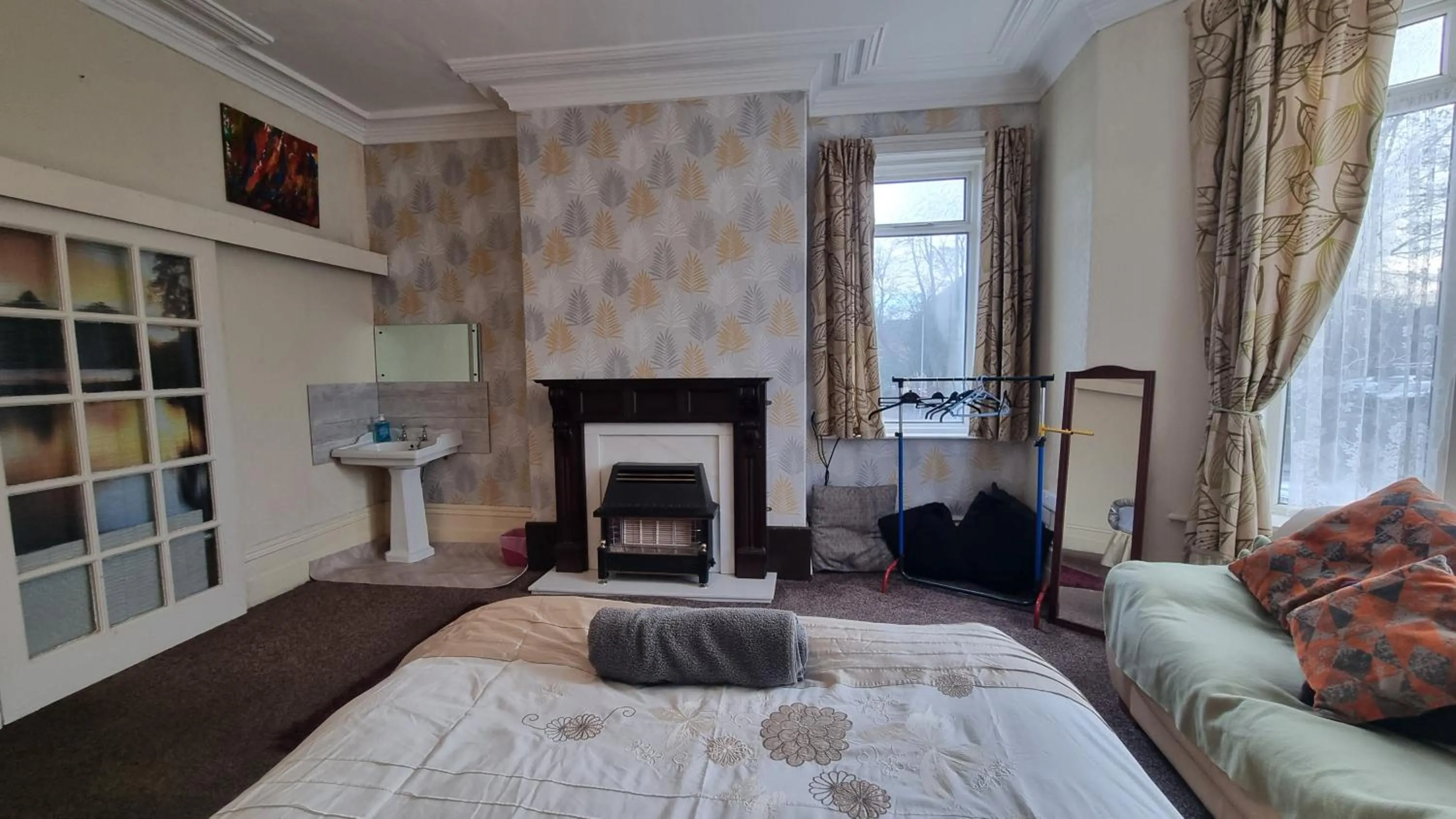 Bedroom, Bed in Kirk Lea