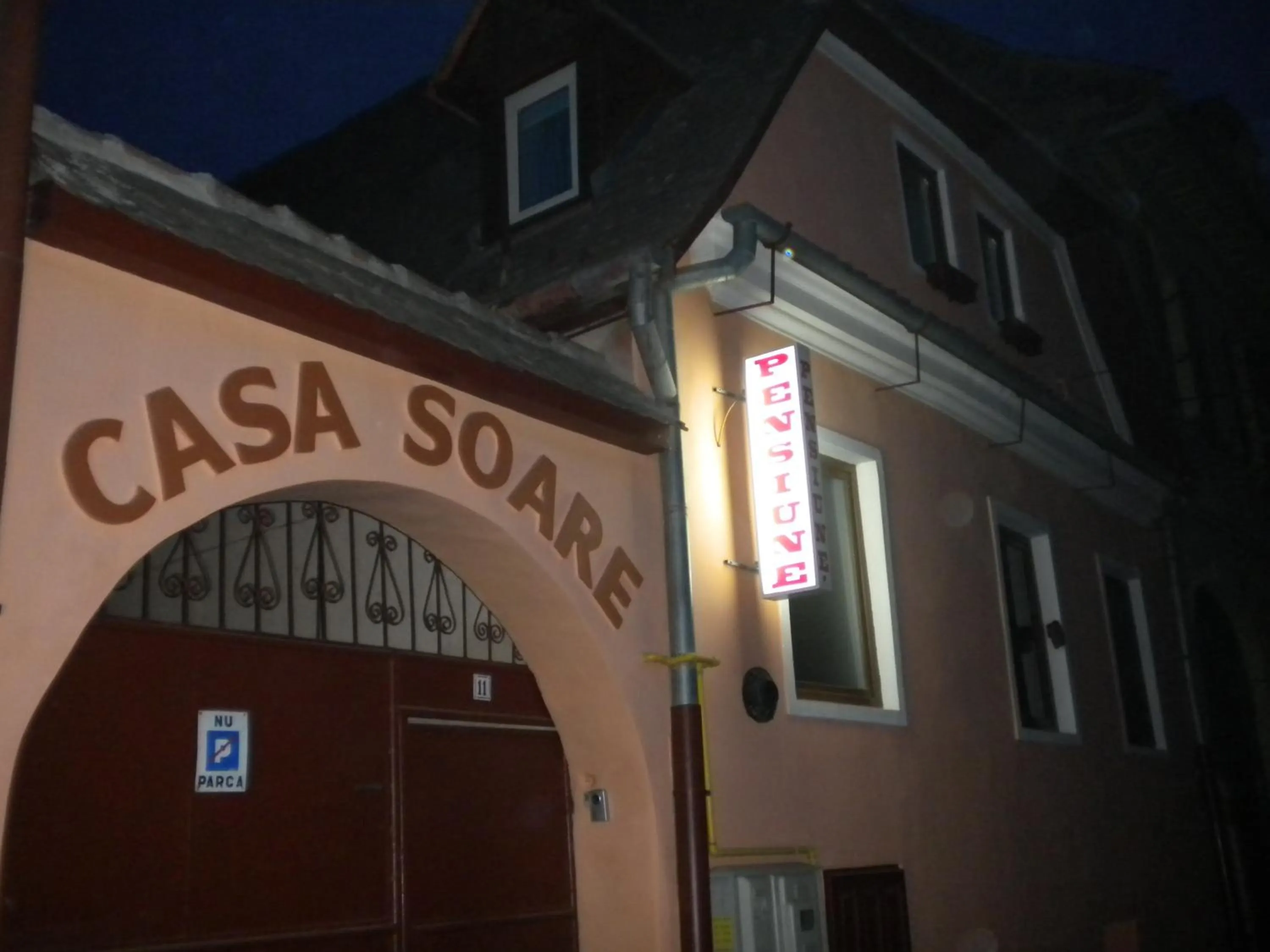 Facade/entrance in Casa Soare check-in independent