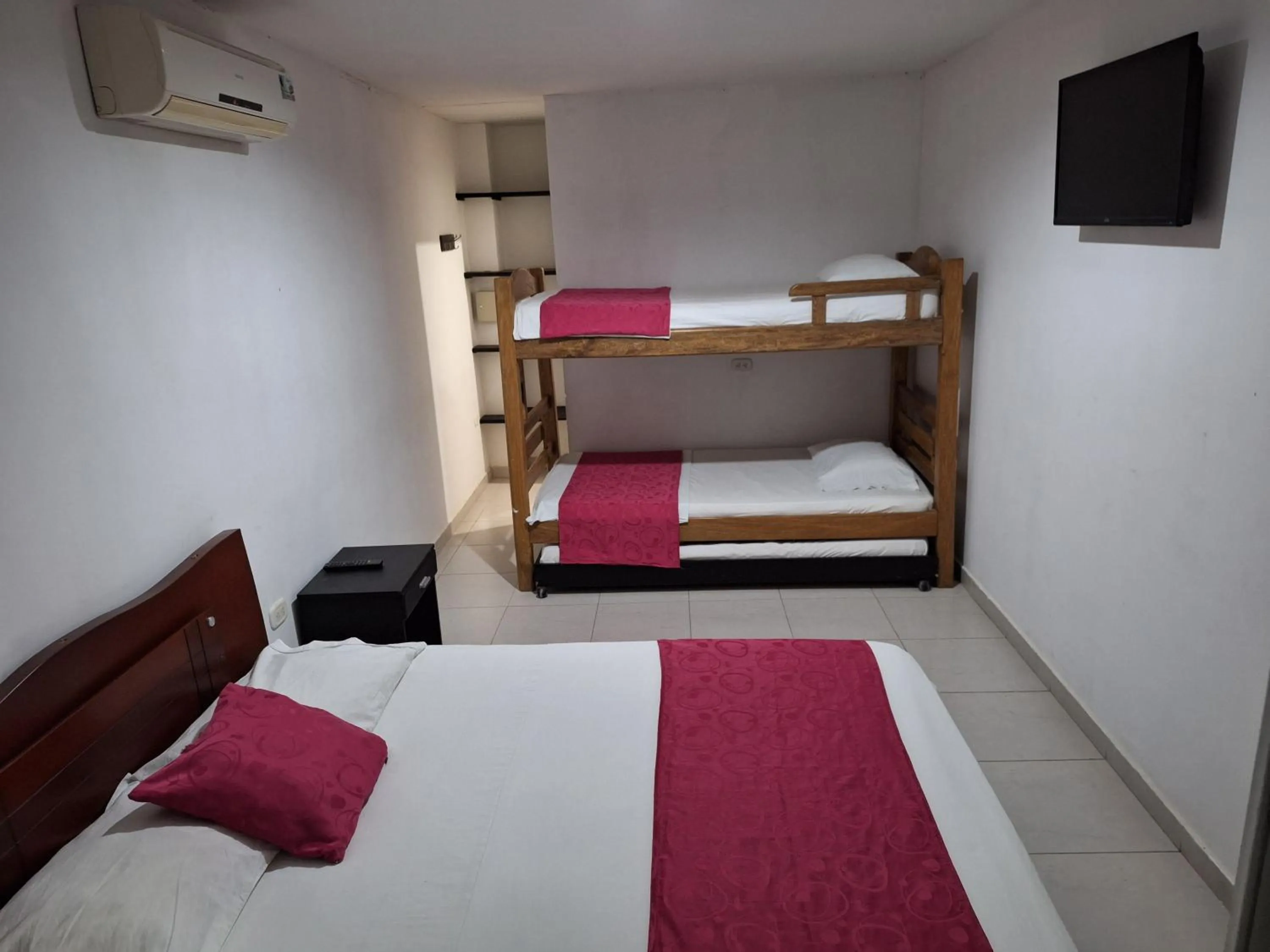 Bed in Apartahotel Tukasa Rodadero