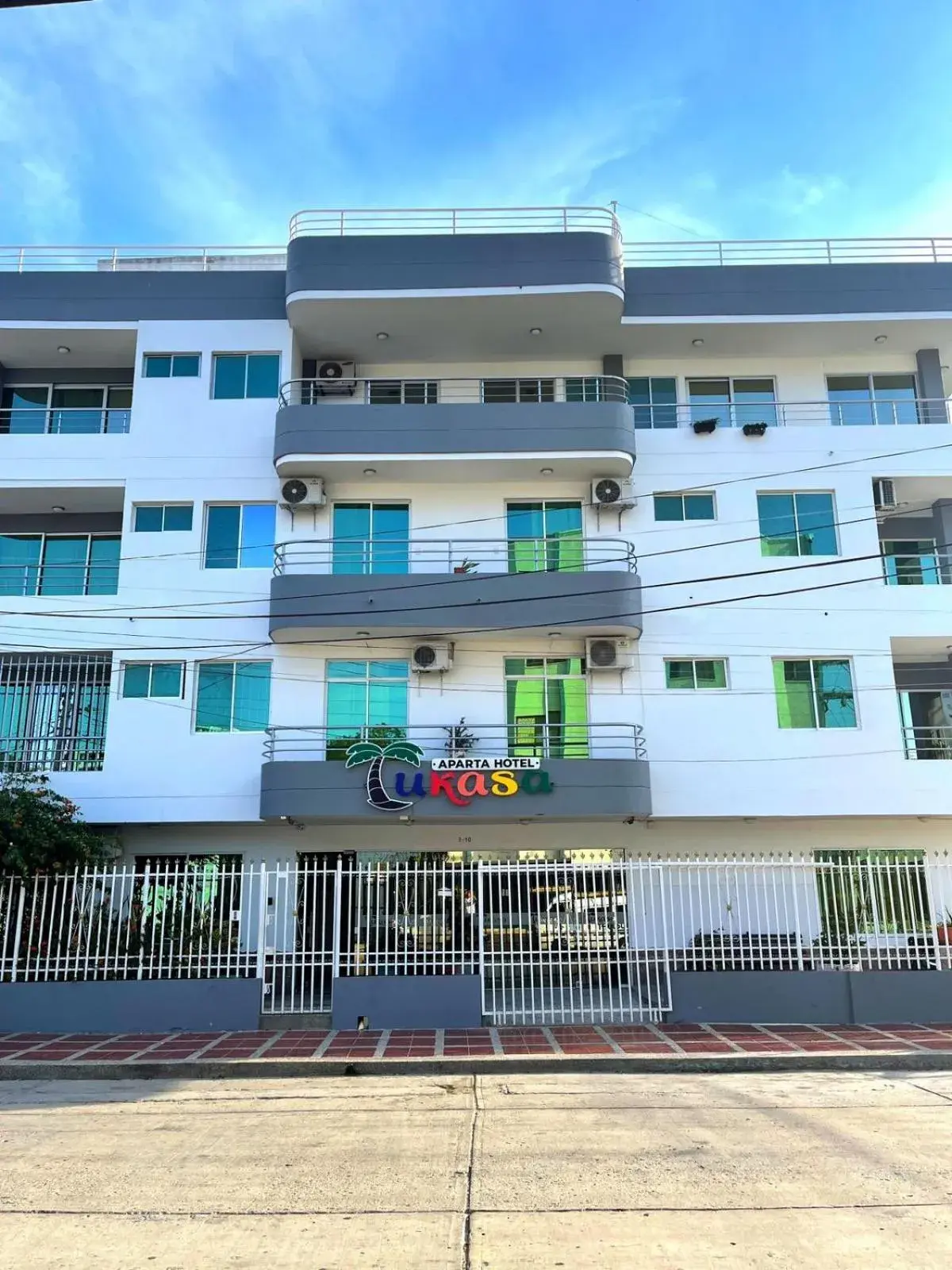 Property building in Apartahotel Tukasa Rodadero Property building in Apartahotel Tukasa Rodadero