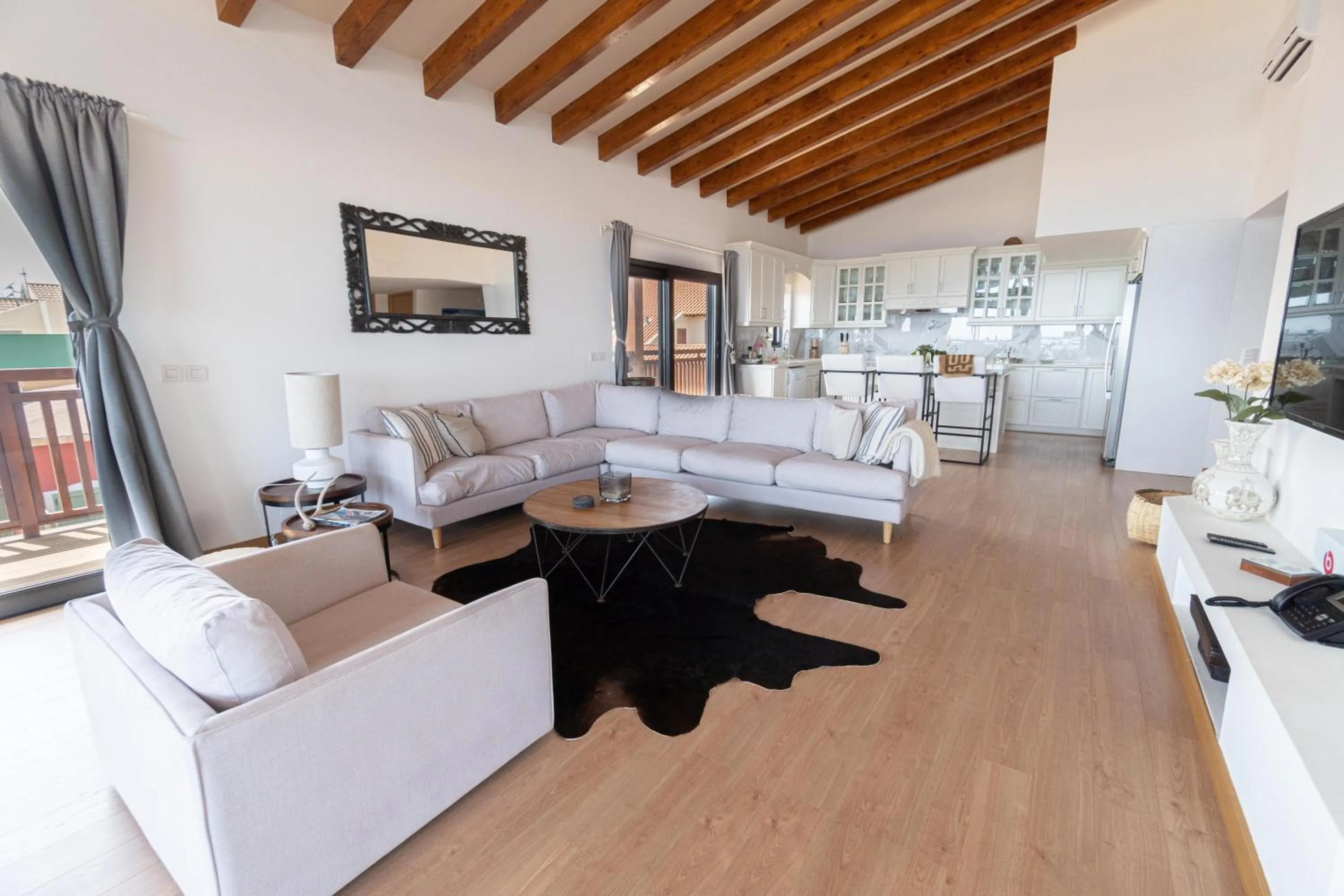 Angulo House