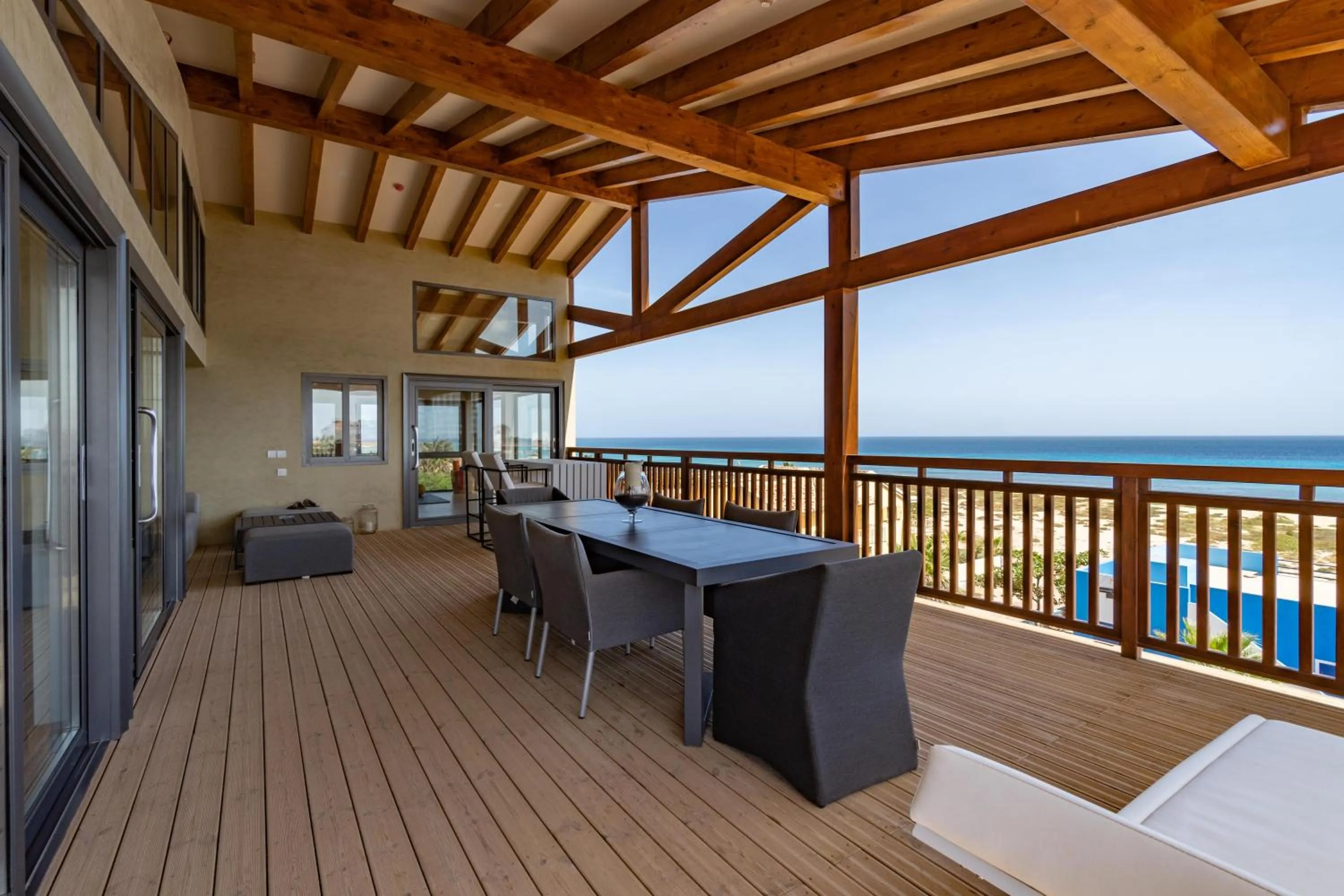 Angulo House