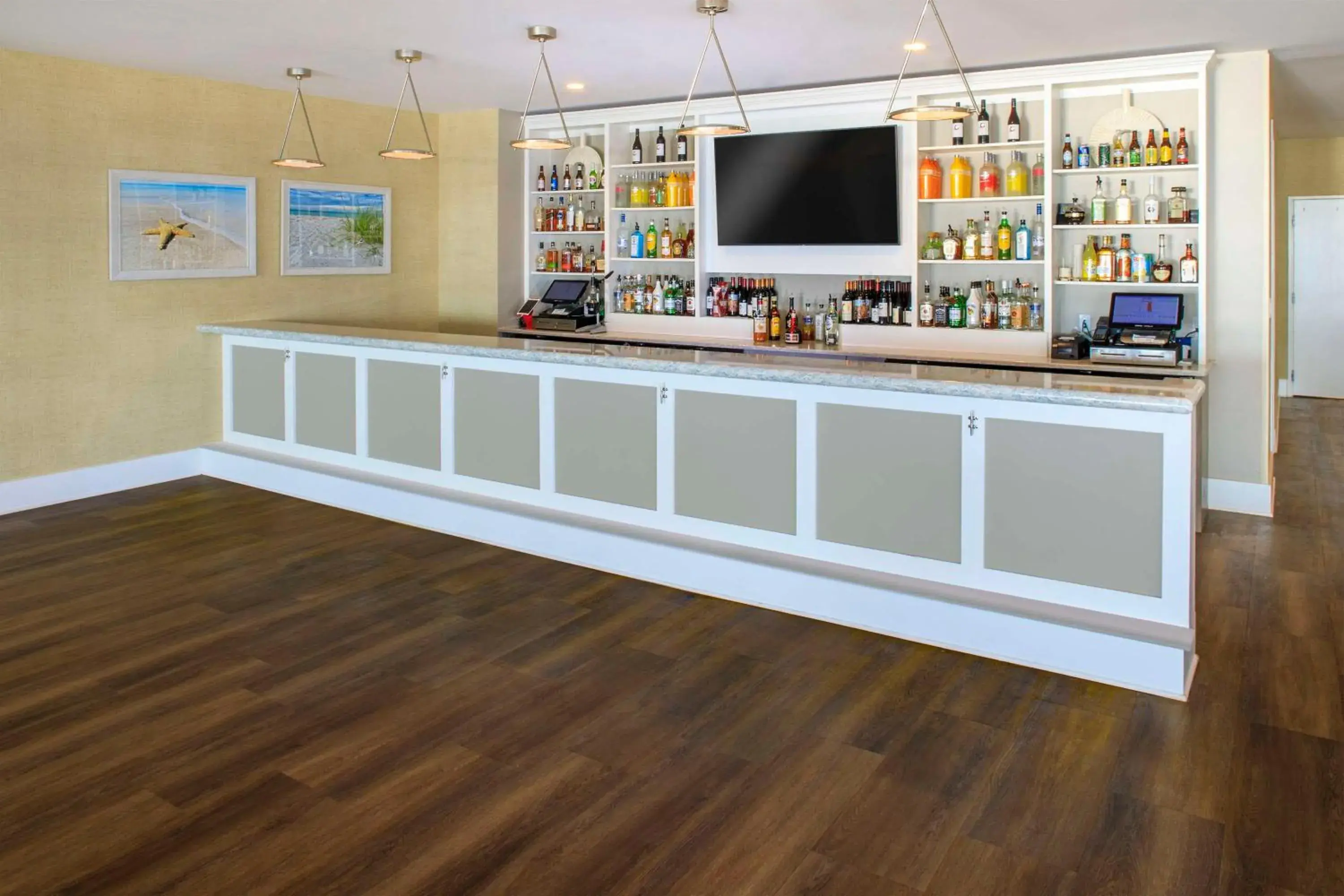 Lounge or bar in Hyatt Place Dewey Beach Lounge or bar in Hyatt Place Dewey Beach
