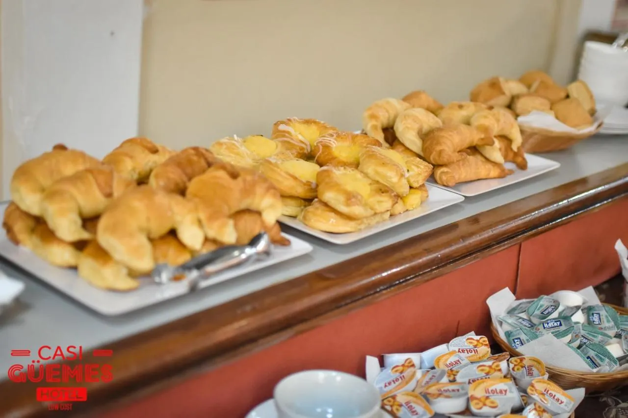 Food and drinks in Casi Guemes Hotel