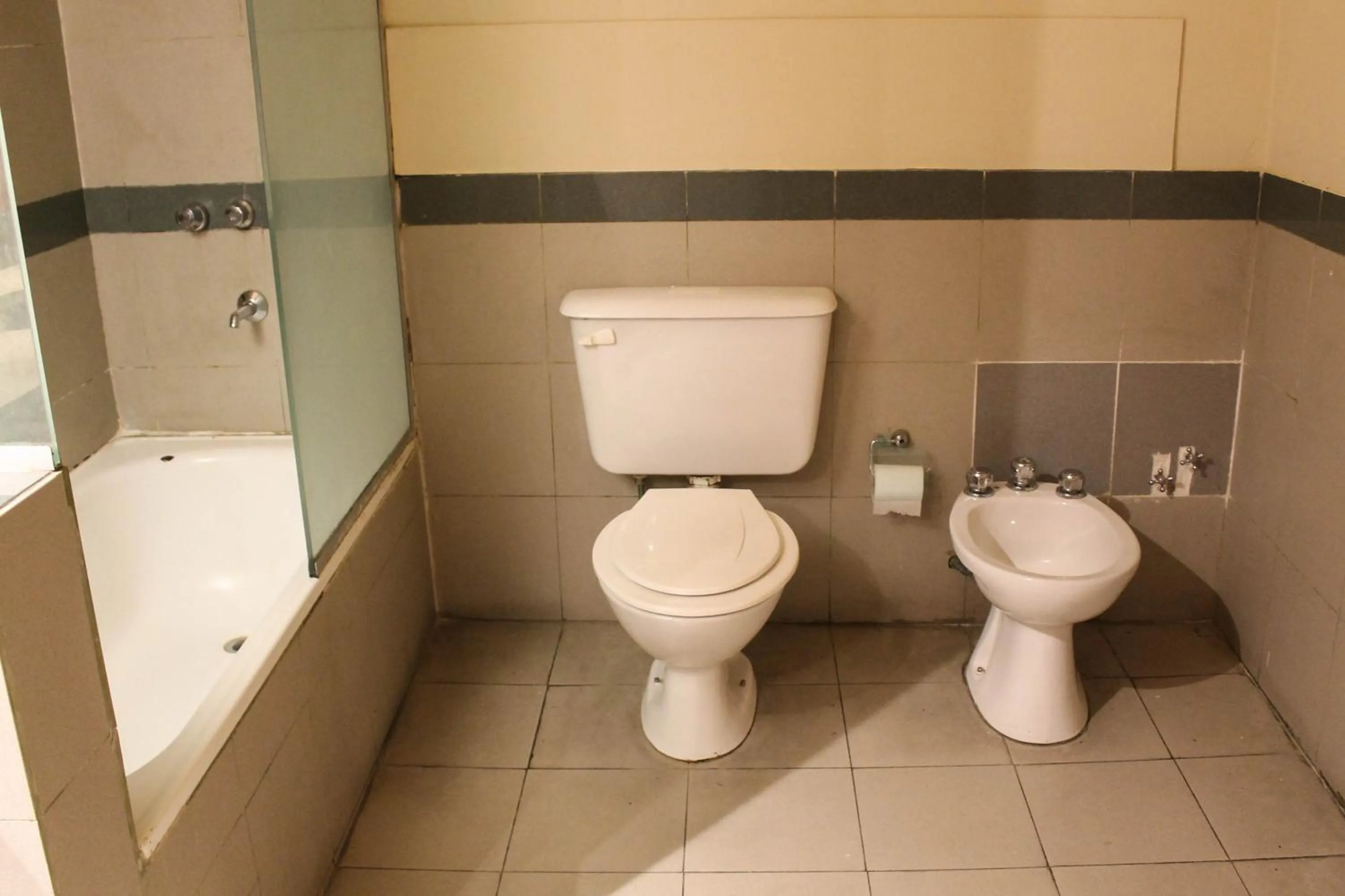 Bathroom in Casi Guemes Hotel