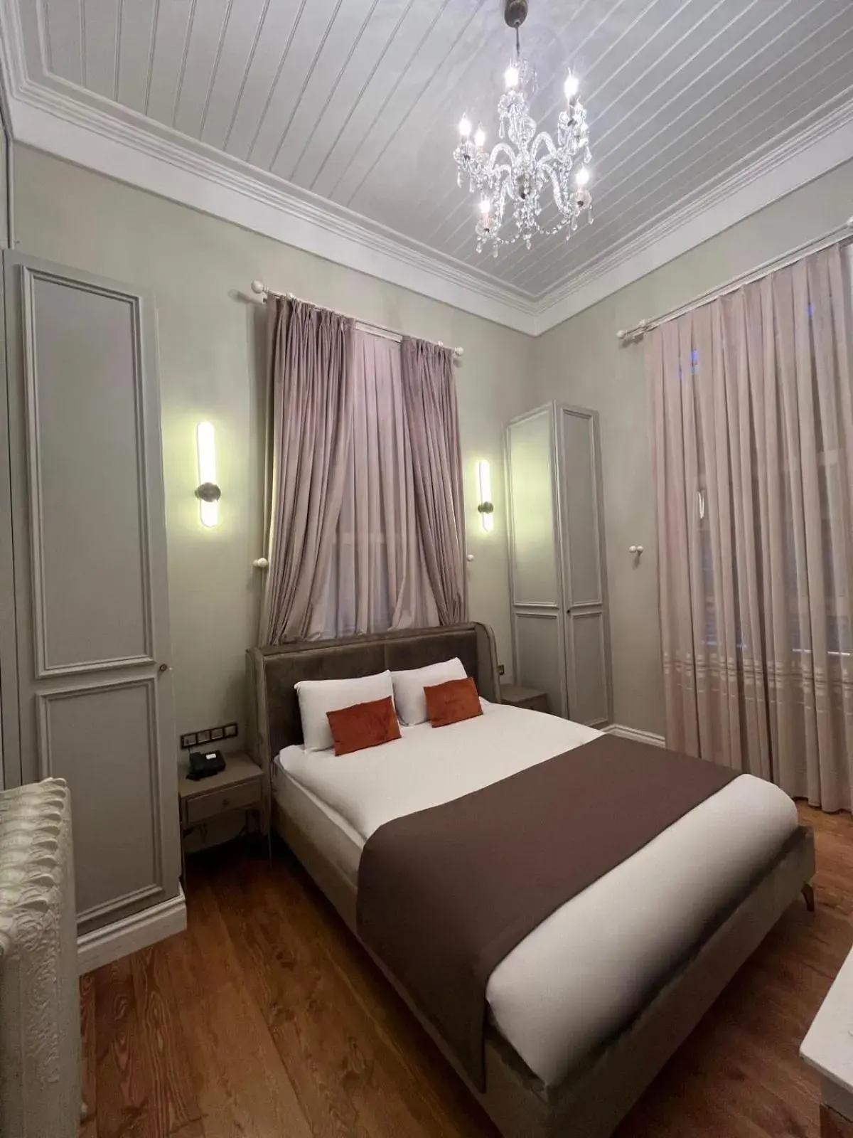 Deluxe Double Room with Balcony in Triada Hotel Büyükada Deluxe Double Room with Balcony in Triada Hotel Büyükada