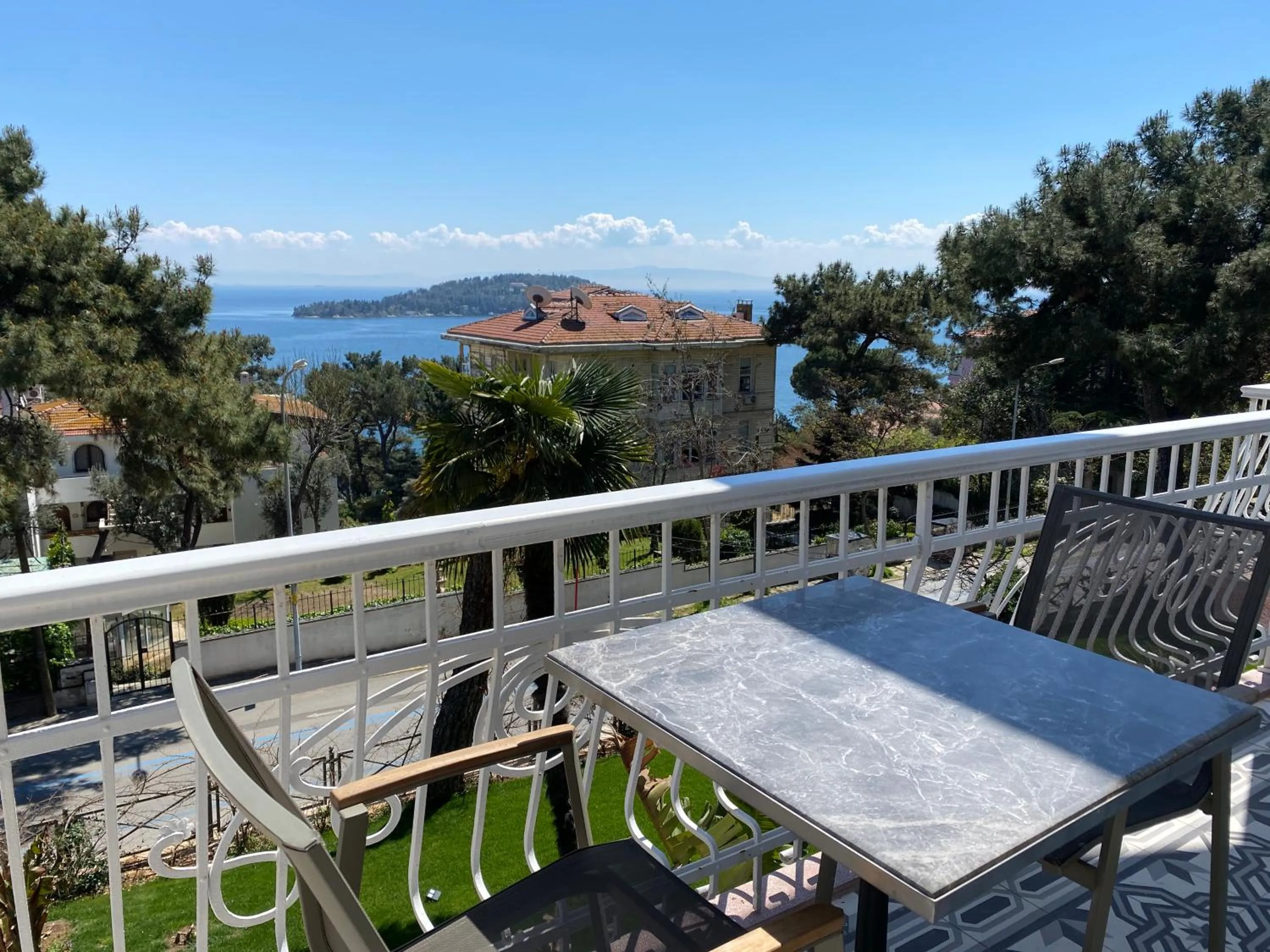 Balcony/Terrace in Triada Hotel Büyükada