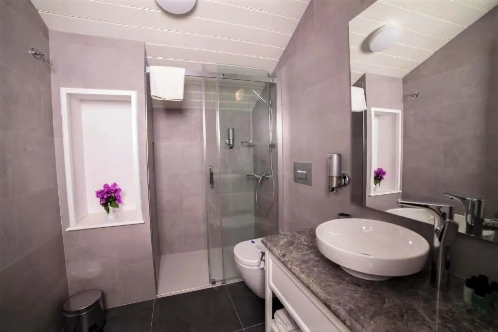 Bathroom in Triada Hotel Büyükada