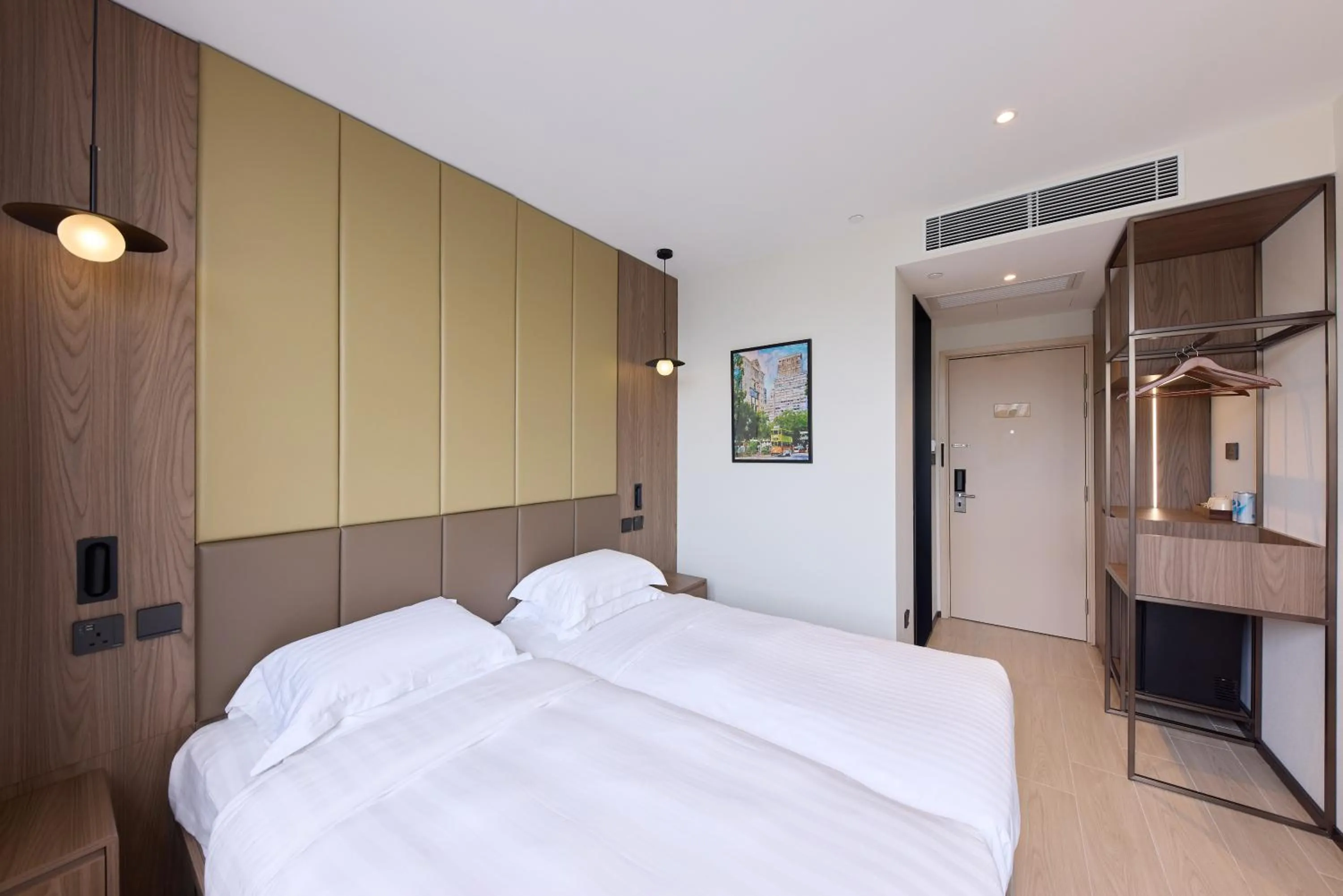 Bed in Rosedale Hotel Hong Kong