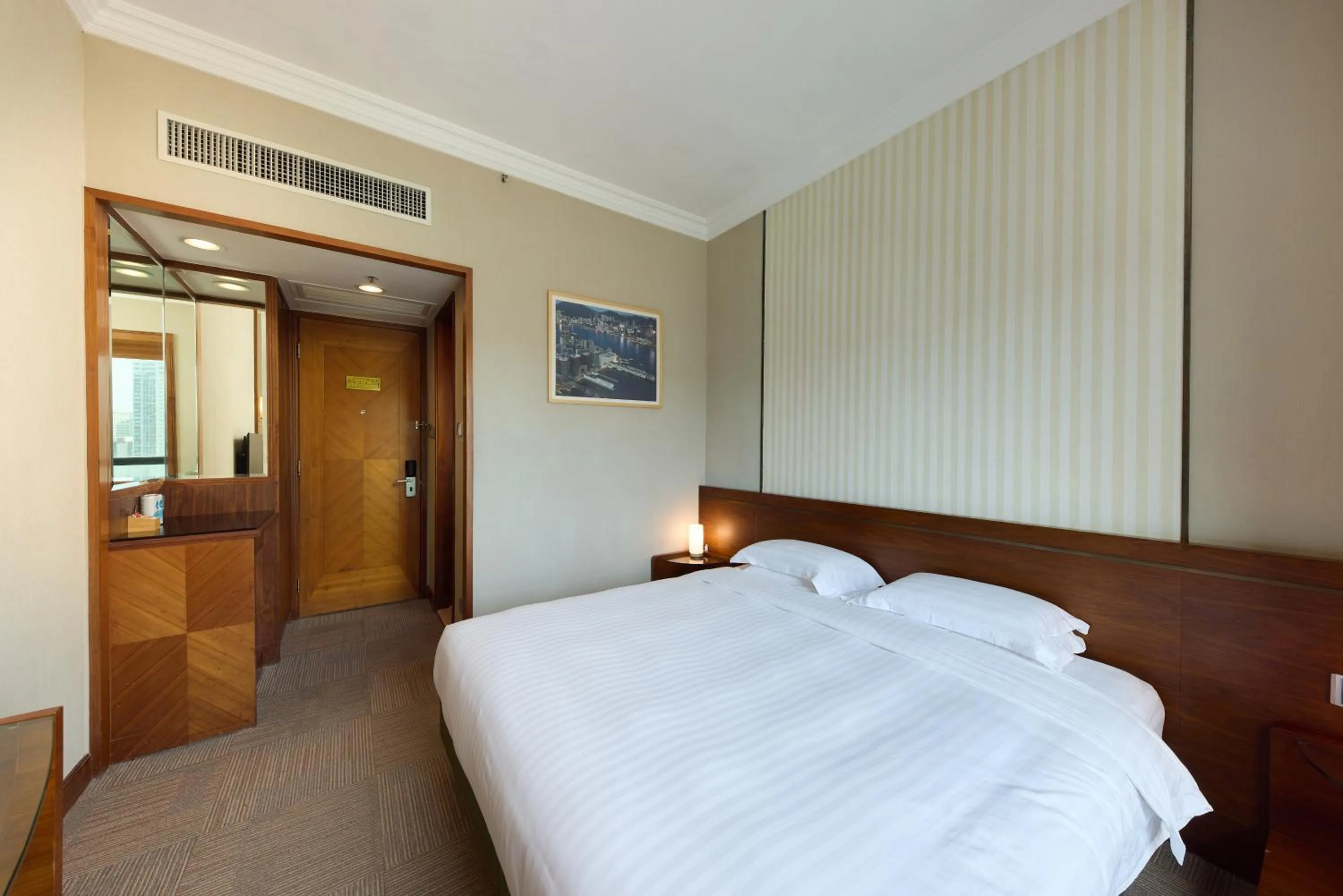 Bed in Rosedale Hotel Hong Kong