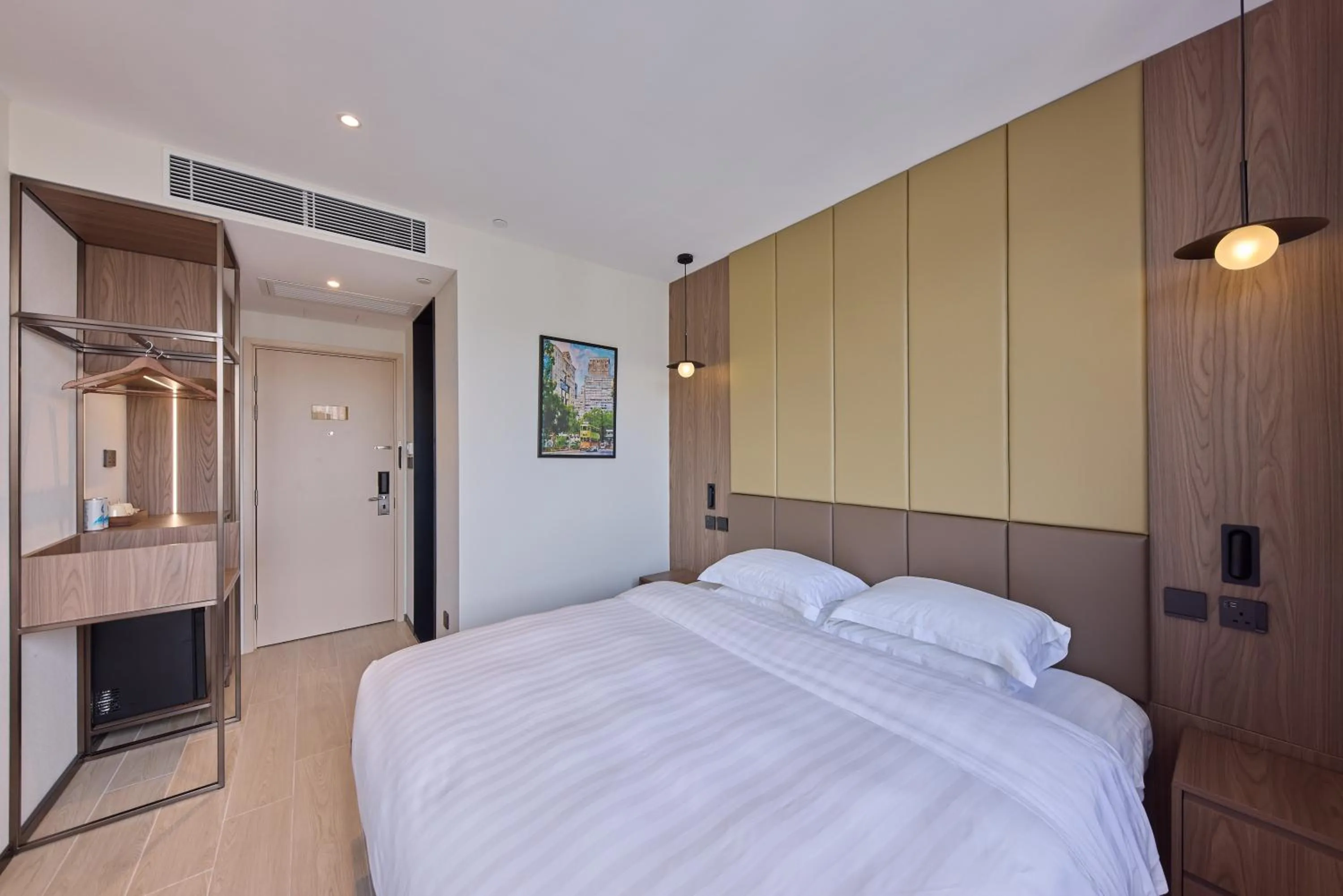 Bed in Rosedale Hotel Hong Kong