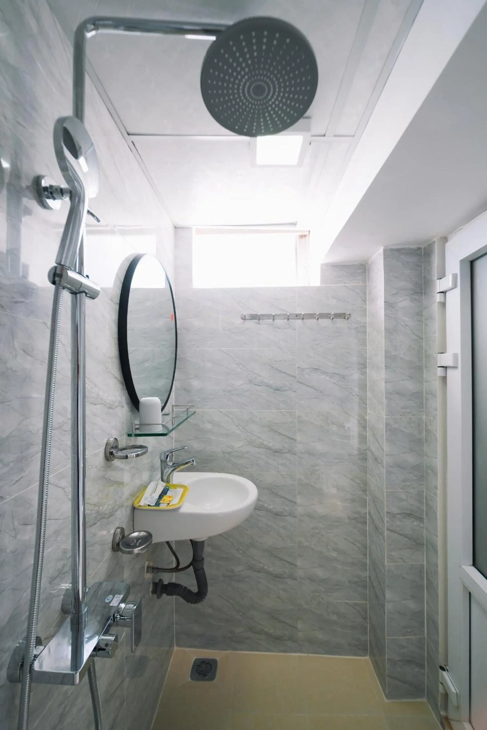 Shower in Cherry House Đà Lạt