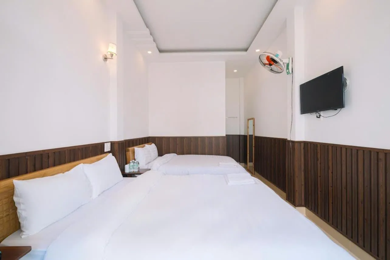 Communal lounge/ TV room, Bed in Cherry House Đà Lạt