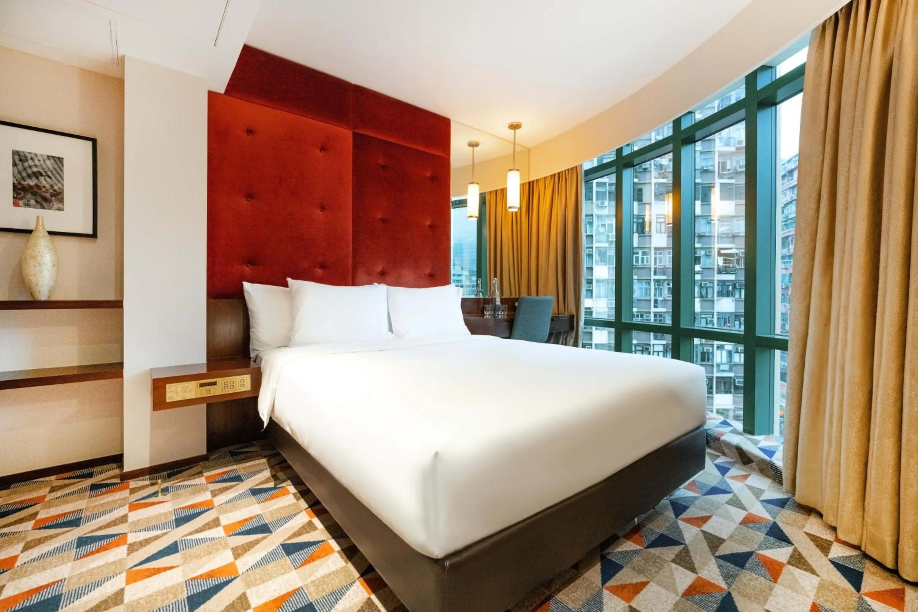 Bedroom, Bed in Eaton HK