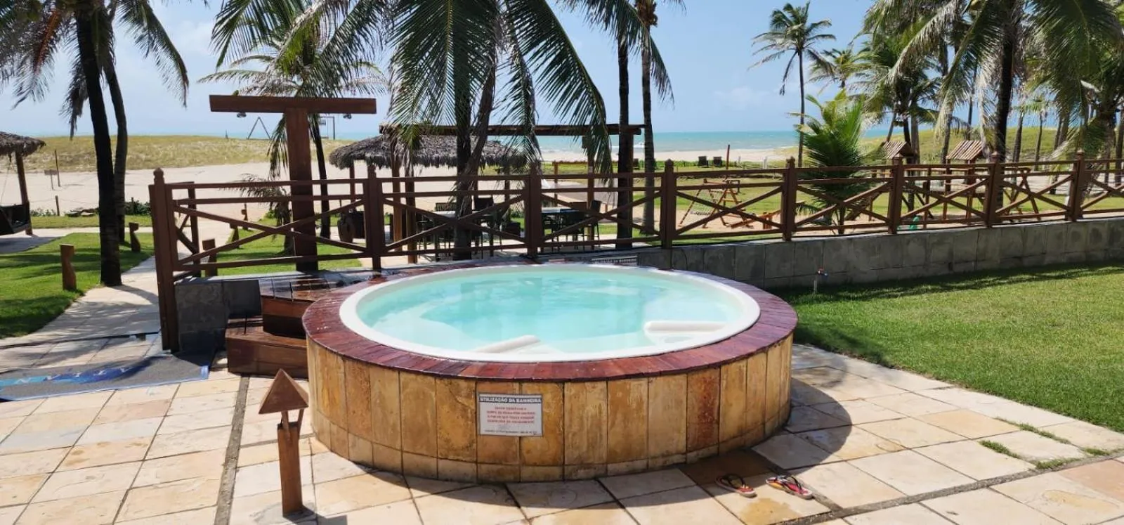 Hot Tub in Atlantic Palace Apart-Hotel