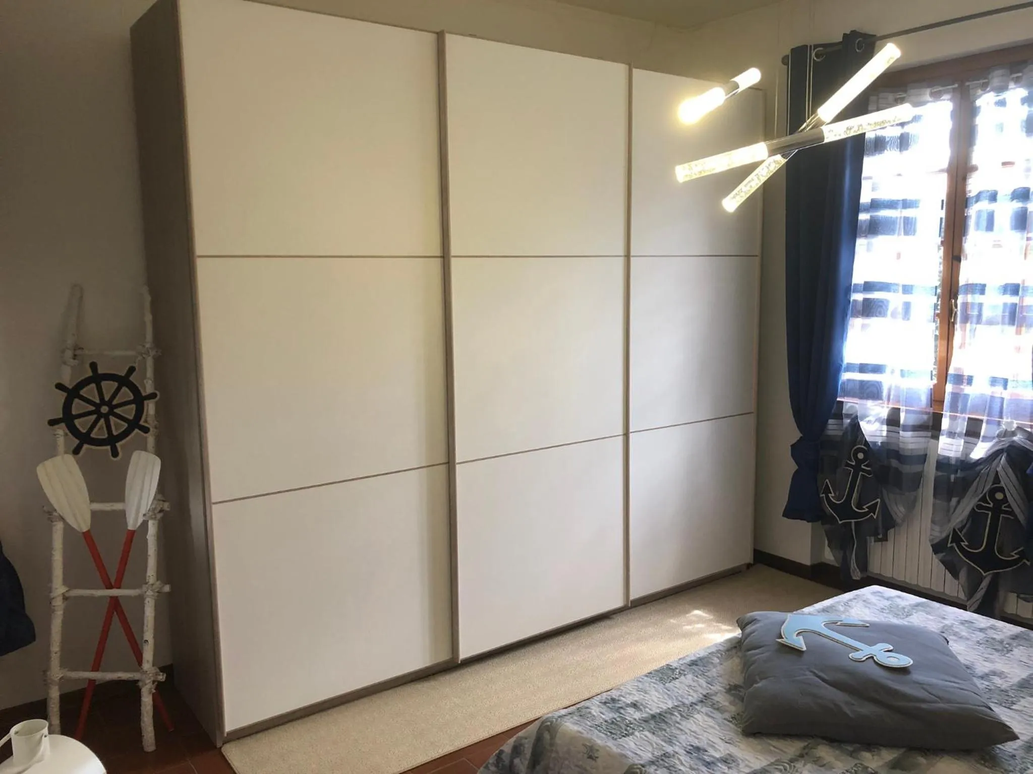 Bed in Jenny's Country Dreamhouse