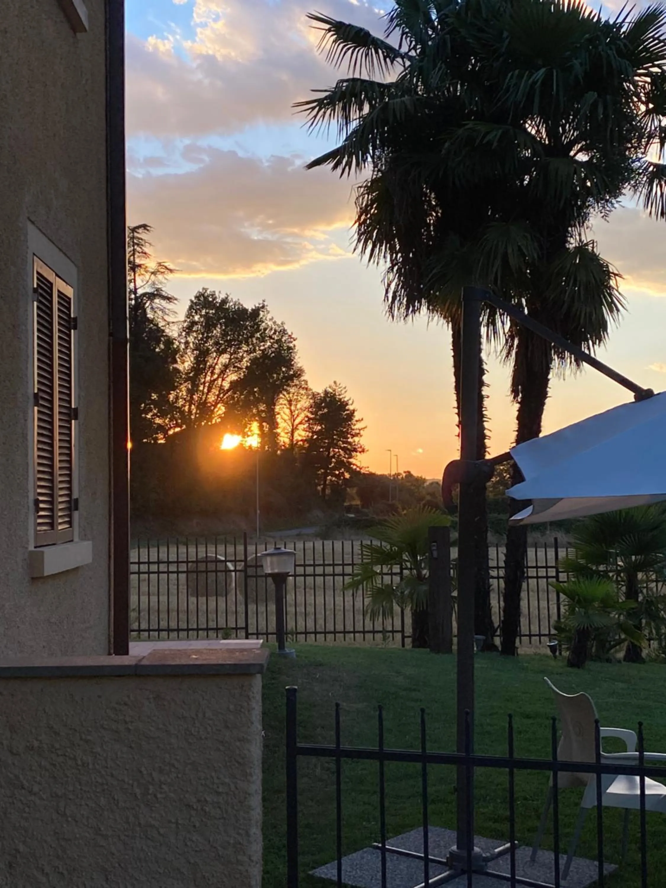 Sunset in Jenny's Country Dreamhouse