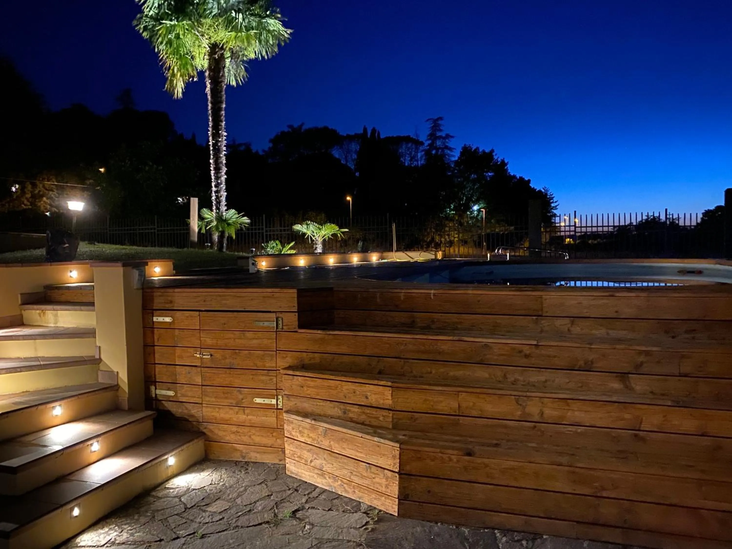 Night in Jenny's Country Dreamhouse