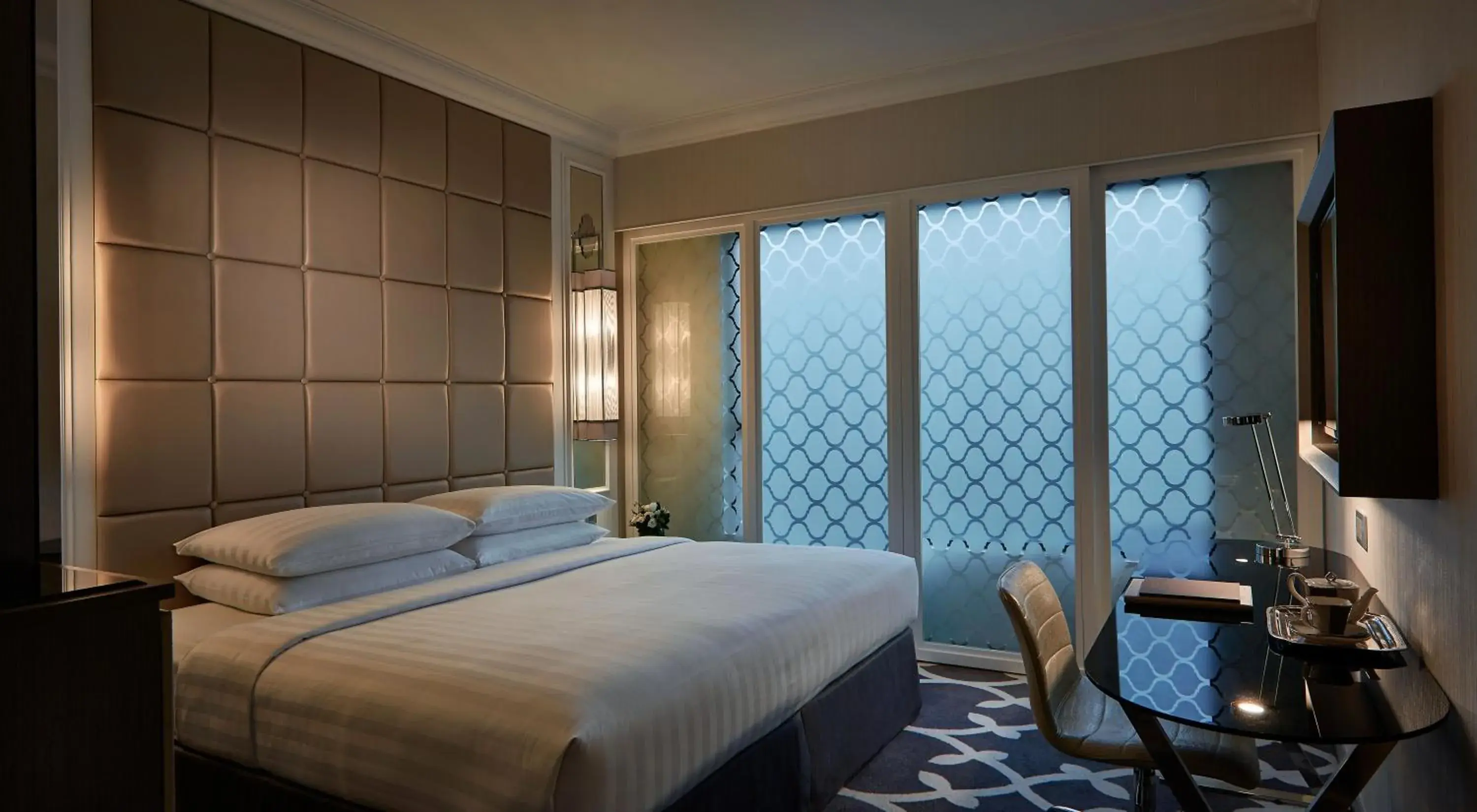 Bed in Dorsett Wanchai, Hong Kong Bed in Dorsett Wanchai, Hong Kong