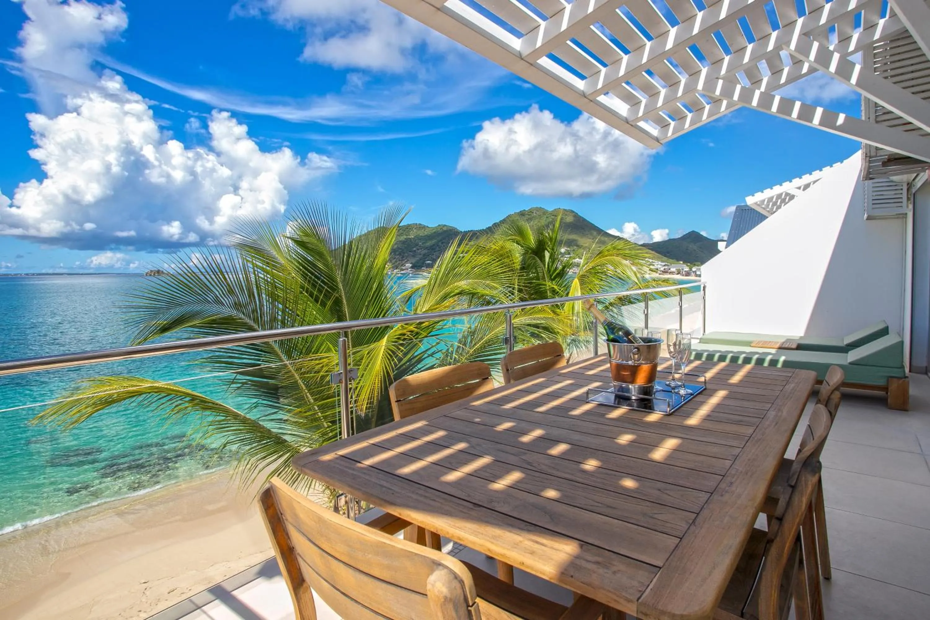 Balcony/Terrace in Bleu Emeraude Hotel