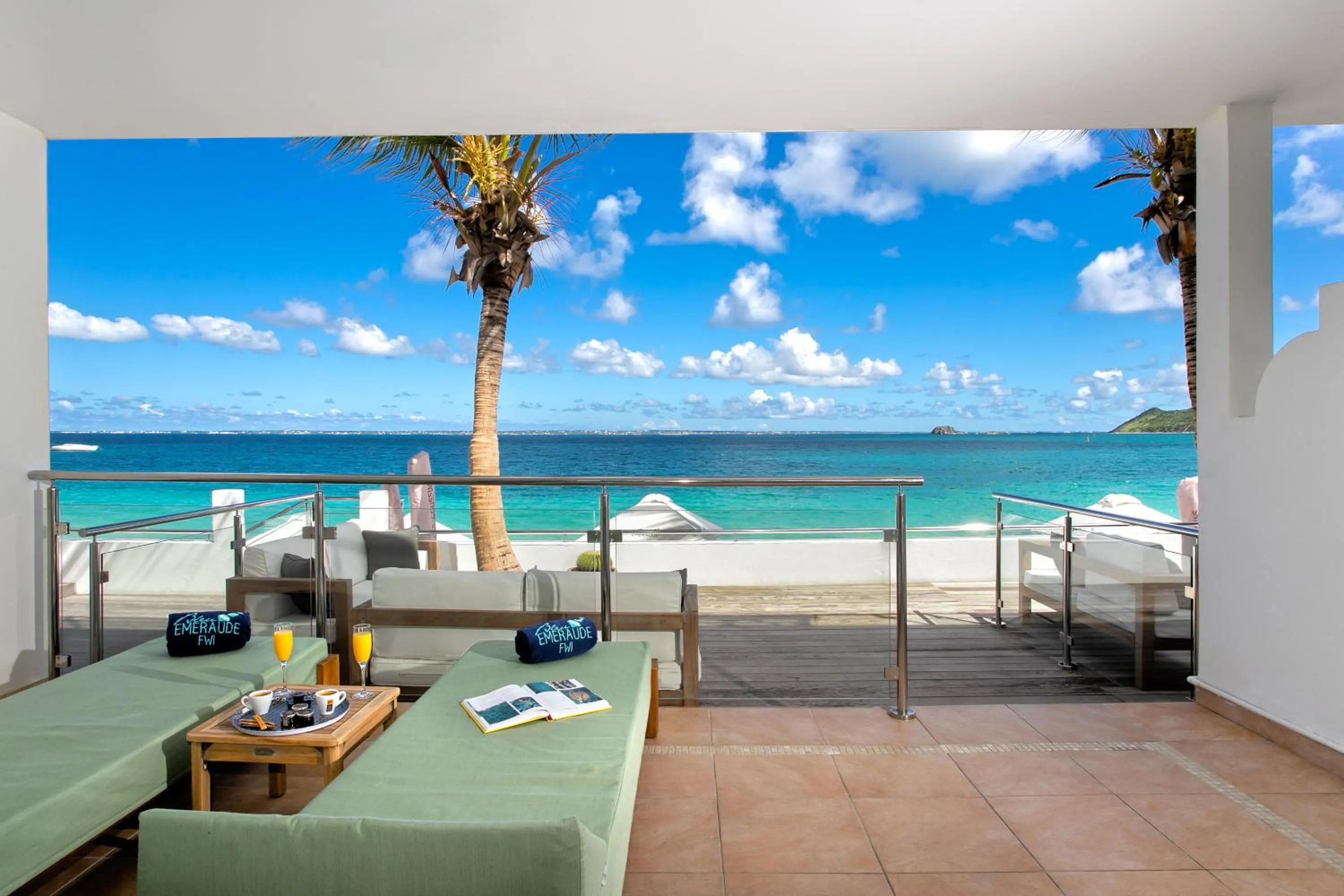 Balcony/Terrace in Bleu Emeraude Hotel