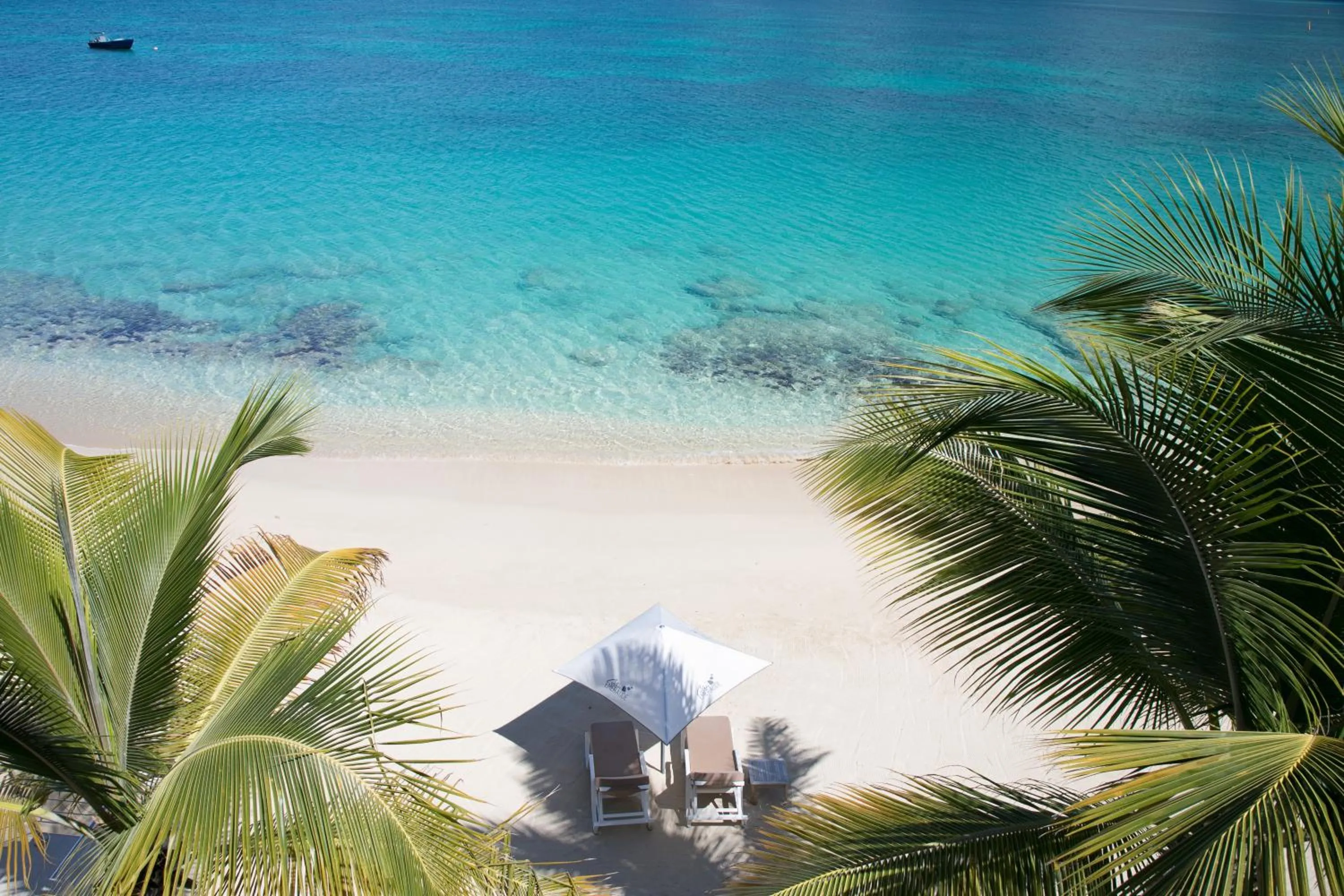 Beach in Bleu Emeraude Hotel