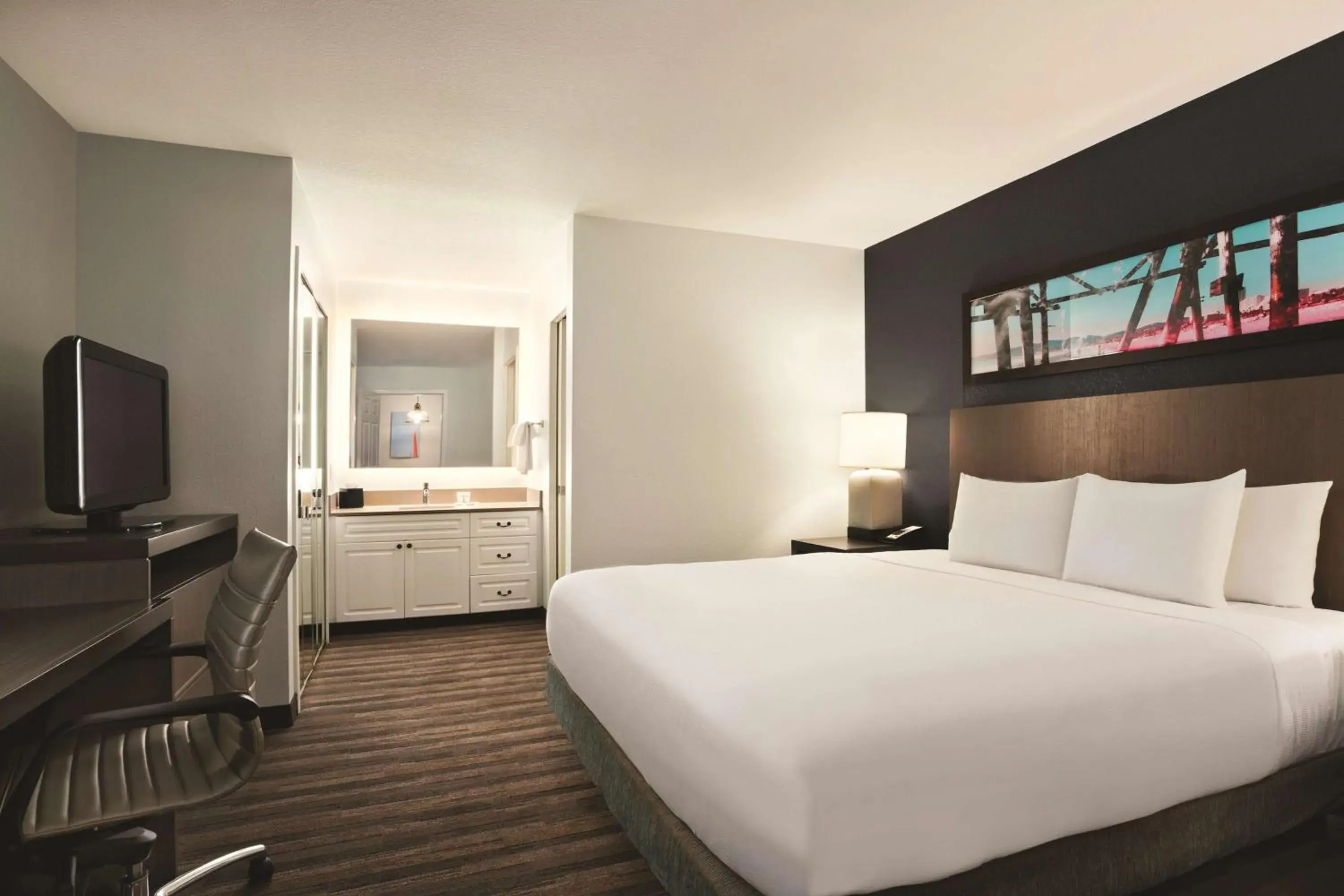 Photo of the whole room, Bed in Hyatt House Pleasant Hill Photo of the whole room, Bed in Hyatt House Pleasant Hill