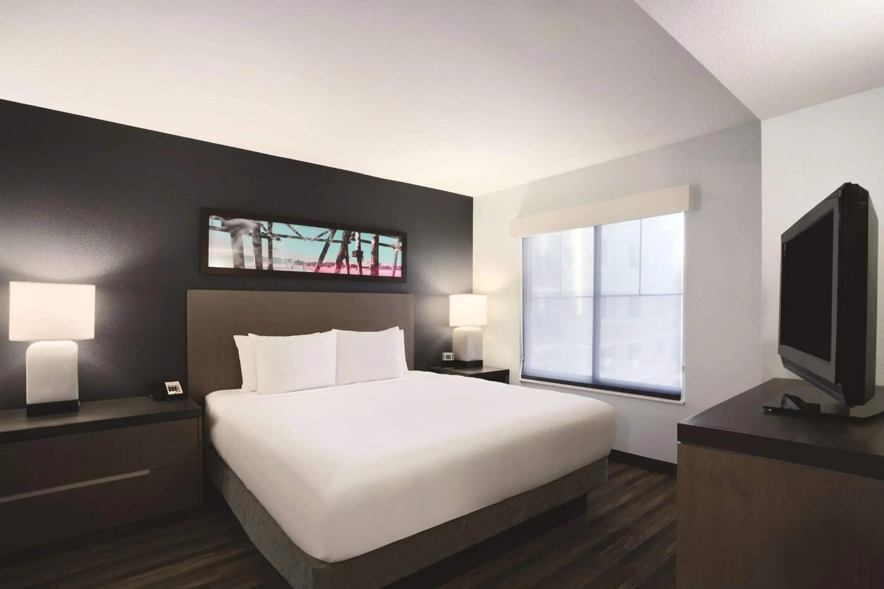 Photo of the whole room, Bed in Hyatt House Pleasant Hill Photo of the whole room, Bed in Hyatt House Pleasant Hill