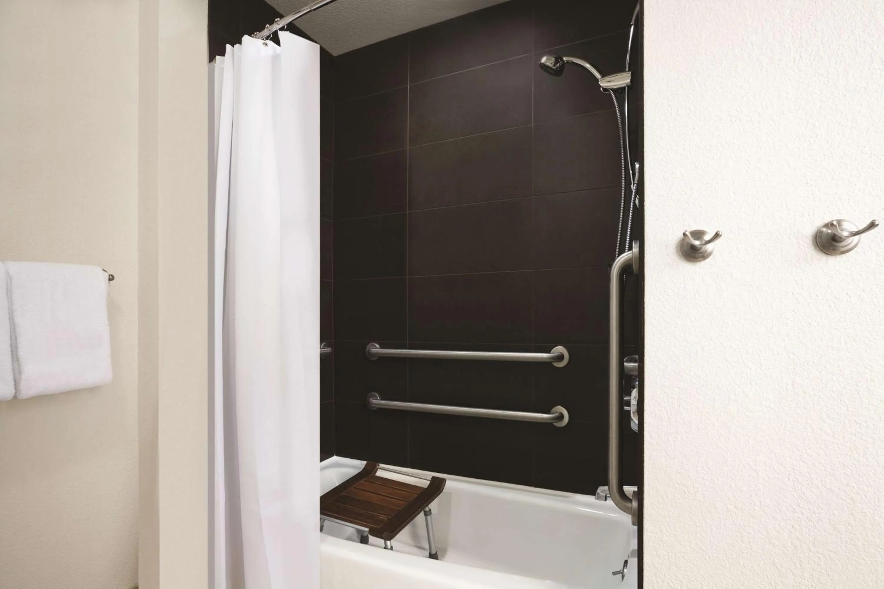 Bathroom in Hyatt House Pleasant Hill