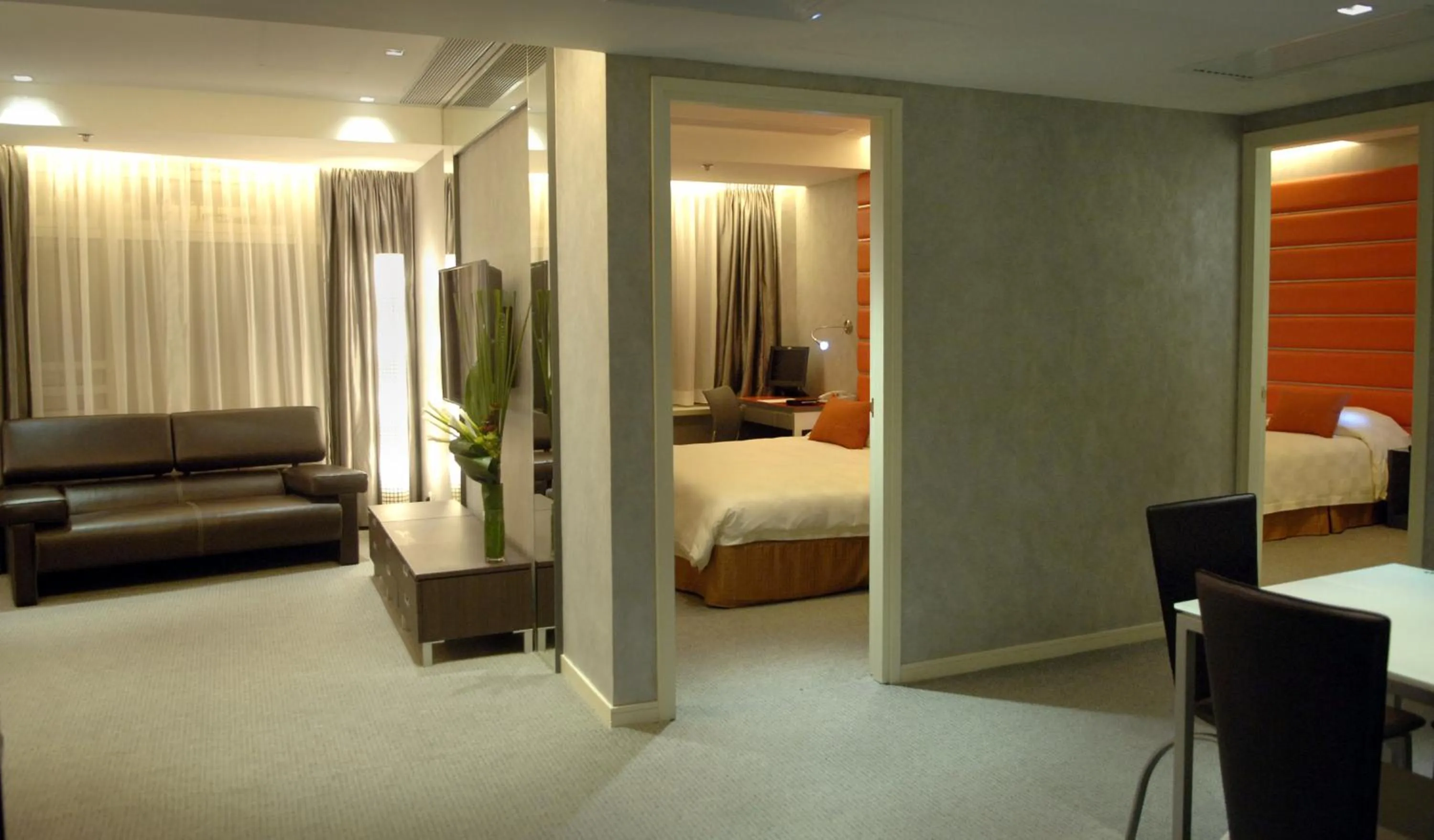 Photo of the whole room, Bed in Cosmo Hotel Hong Kong