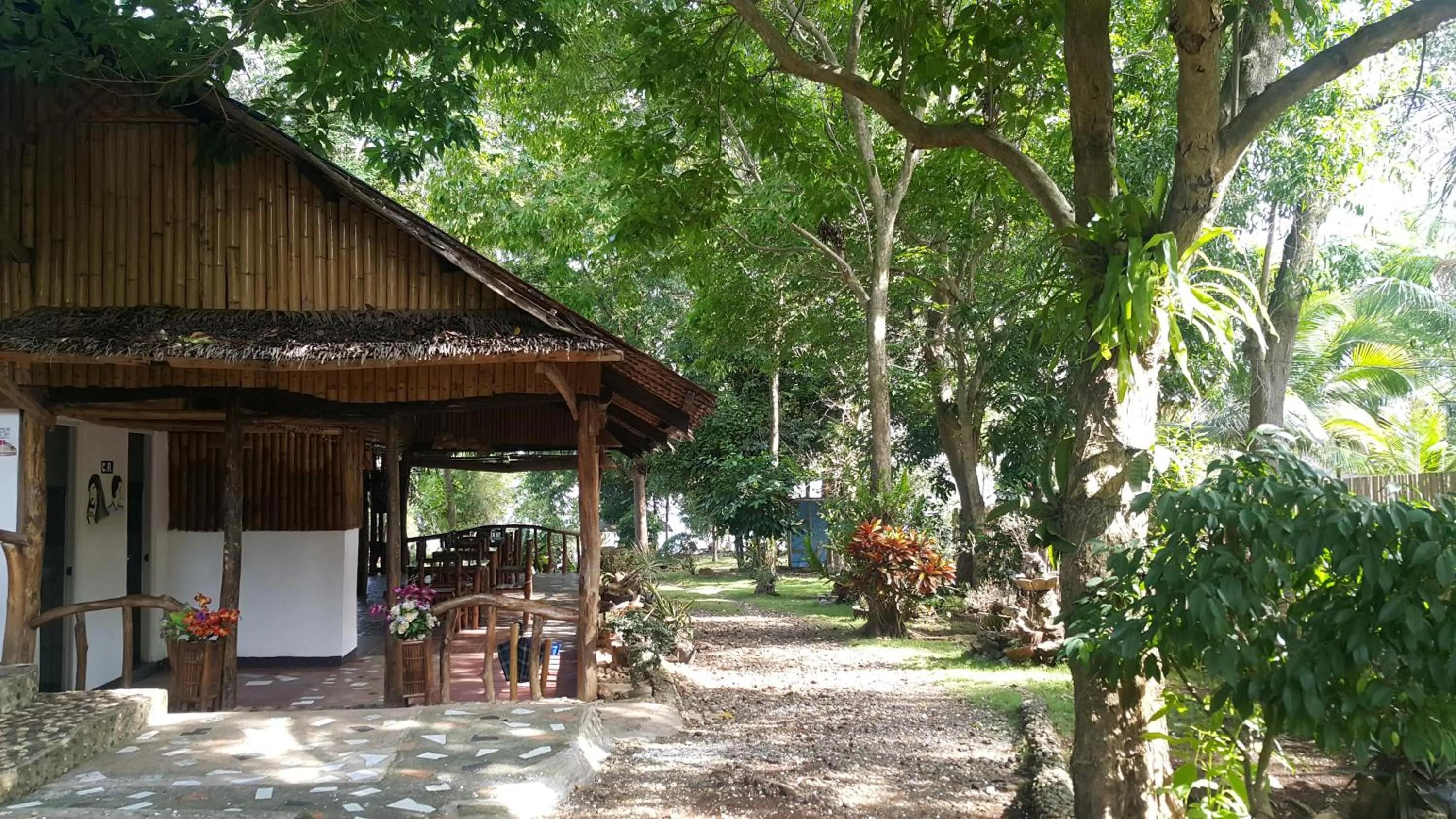 Facade/entrance in Bohol-Lahoy Dive Resort