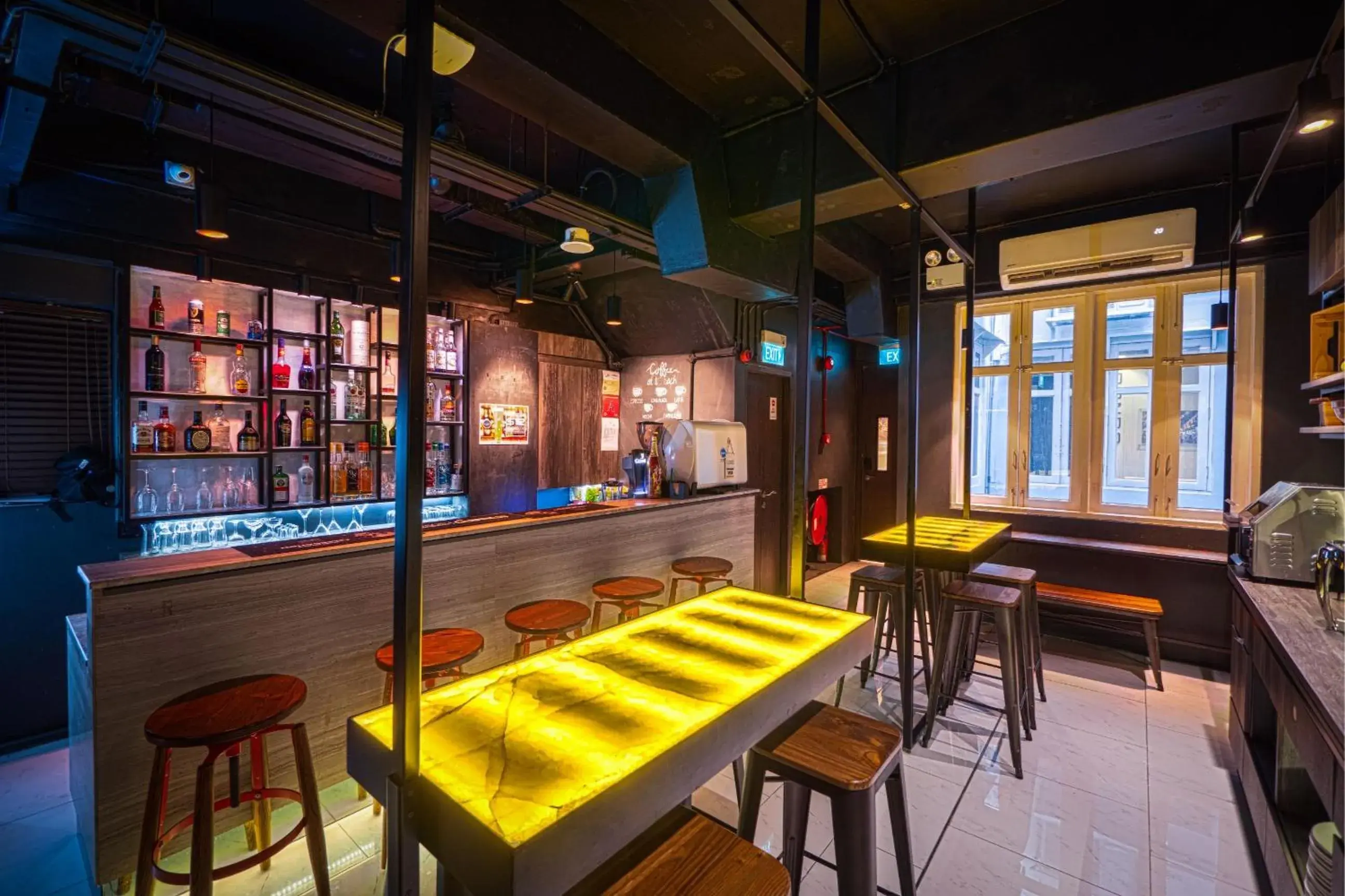 Lounge or bar in CUBE Boutique Capsule Hotel at Chinatown Lounge or bar in CUBE Boutique Capsule Hotel at Chinatown