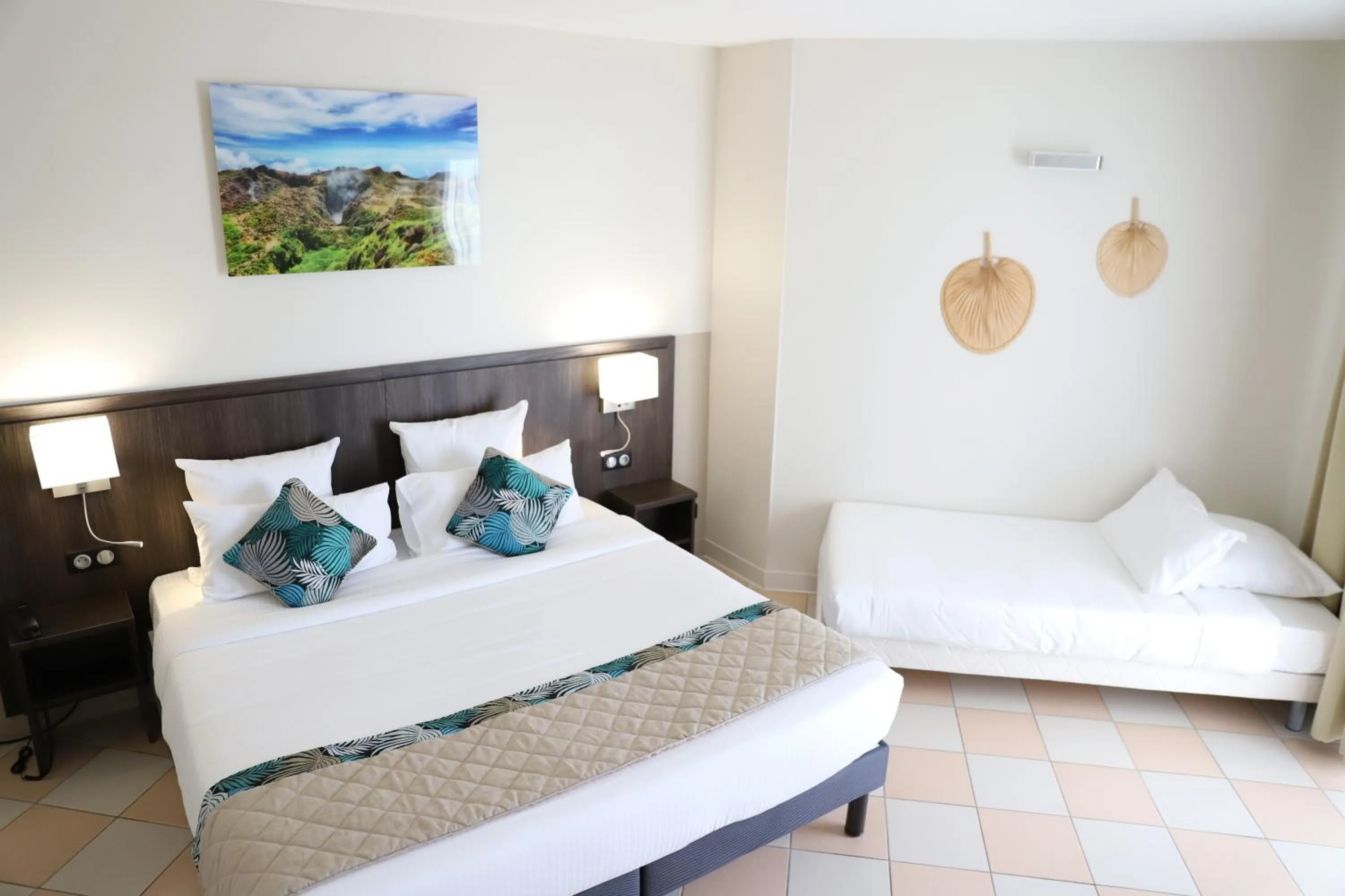 Bed in Hôtel Saint-Georges