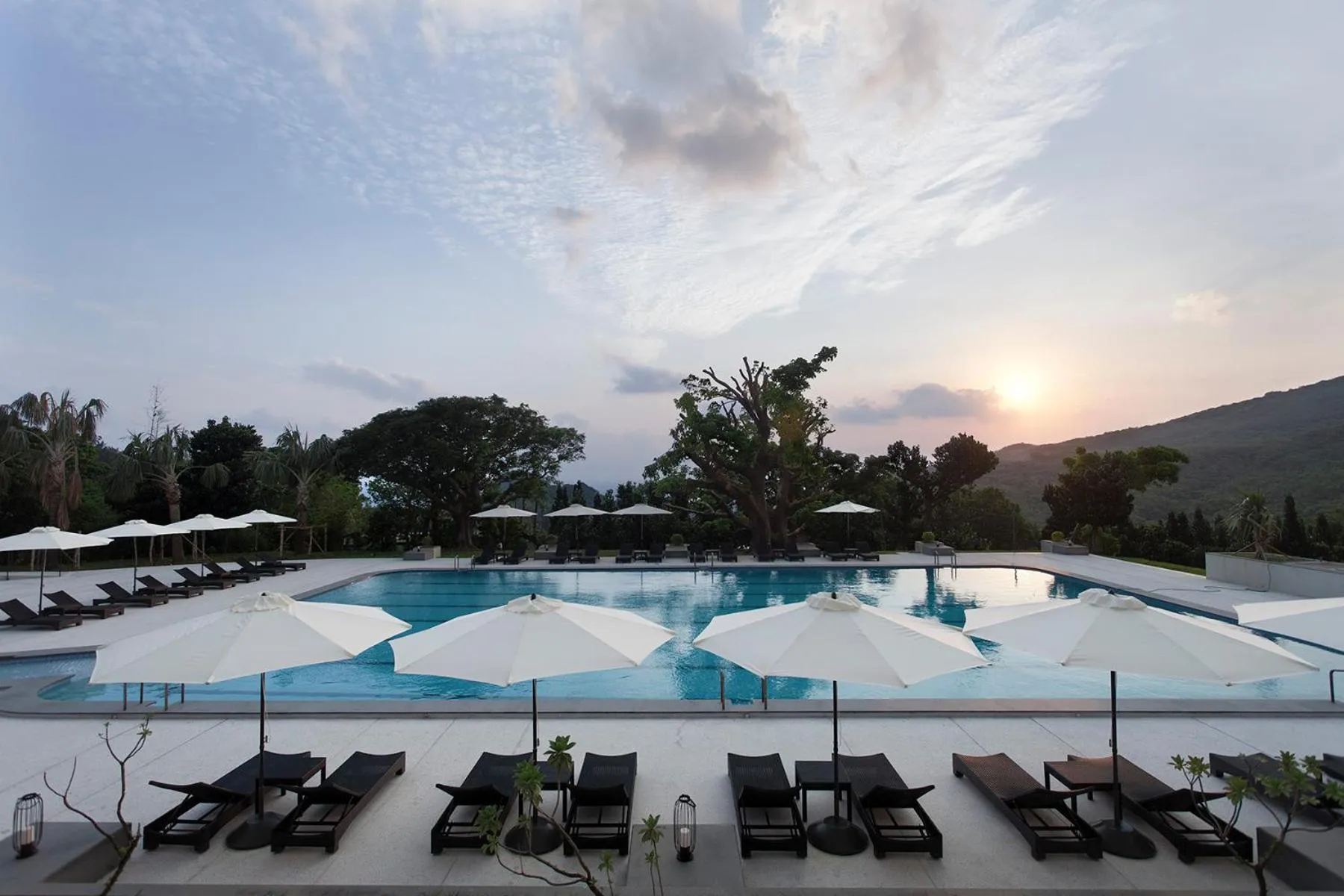 Swimming pool in Gloria Manor