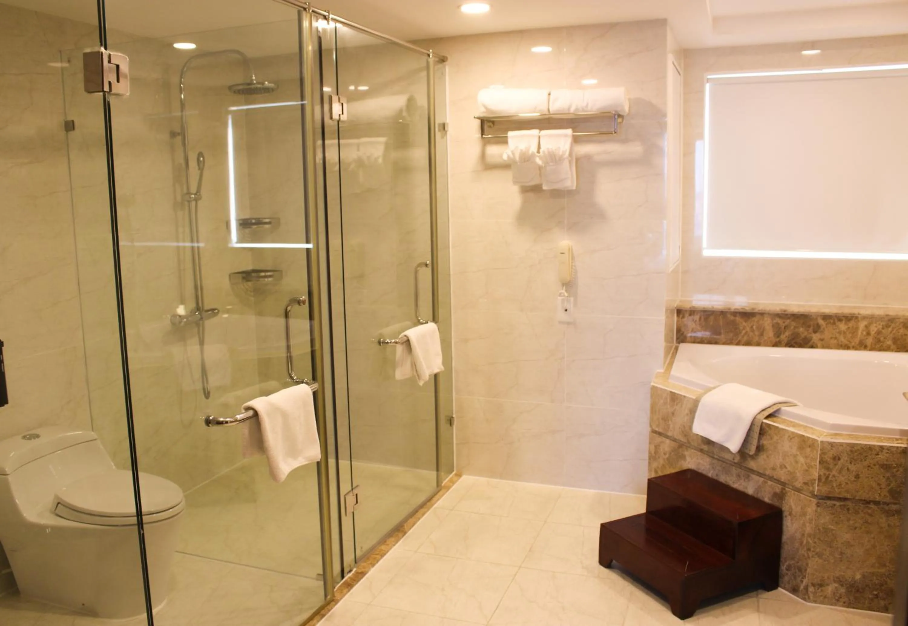 Shower in TTC Hotel Can Tho