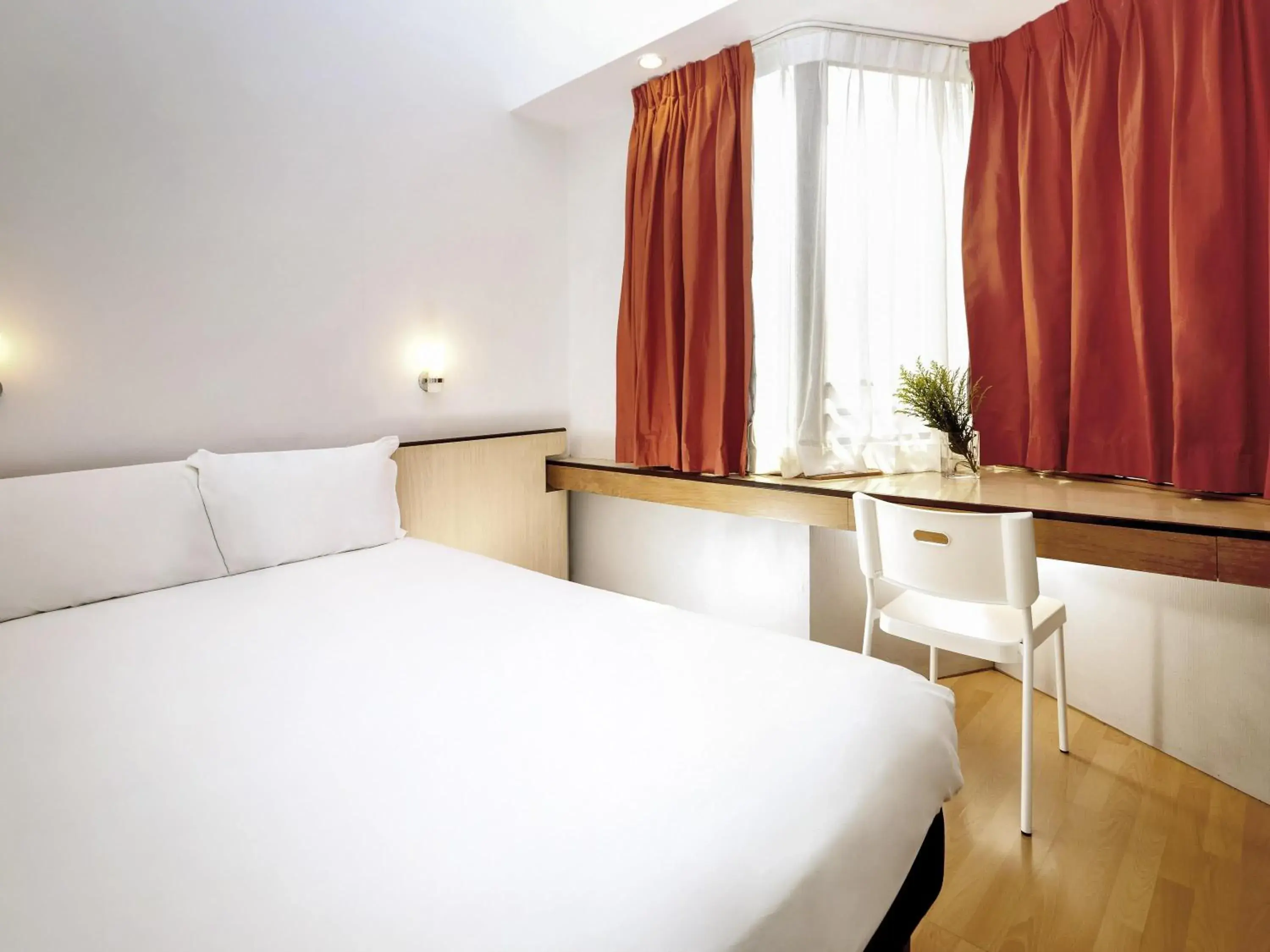 Bedroom, Bed in ibis Hong Kong North Point Bedroom, Bed in ibis Hong Kong North Point