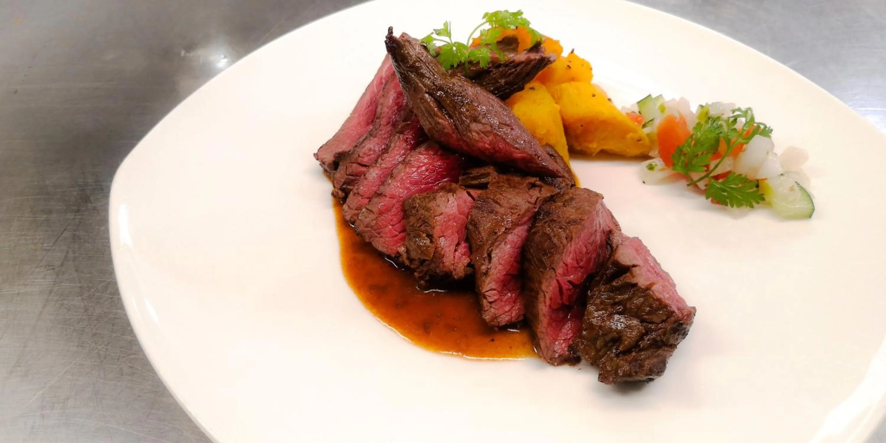 Restaurant/places to eat in ibis Hong Kong North Point