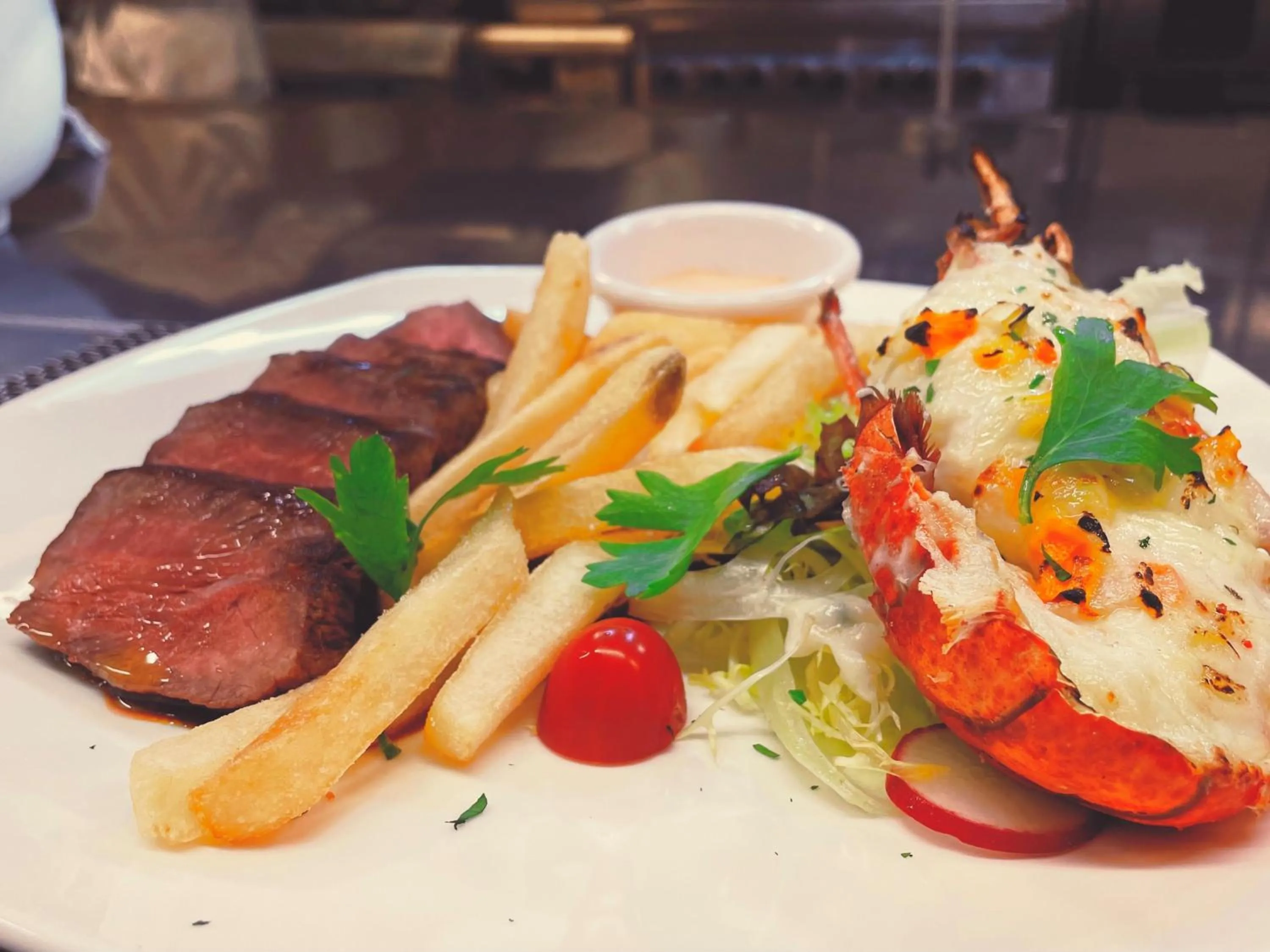 Restaurant/places to eat in ibis Hong Kong North Point