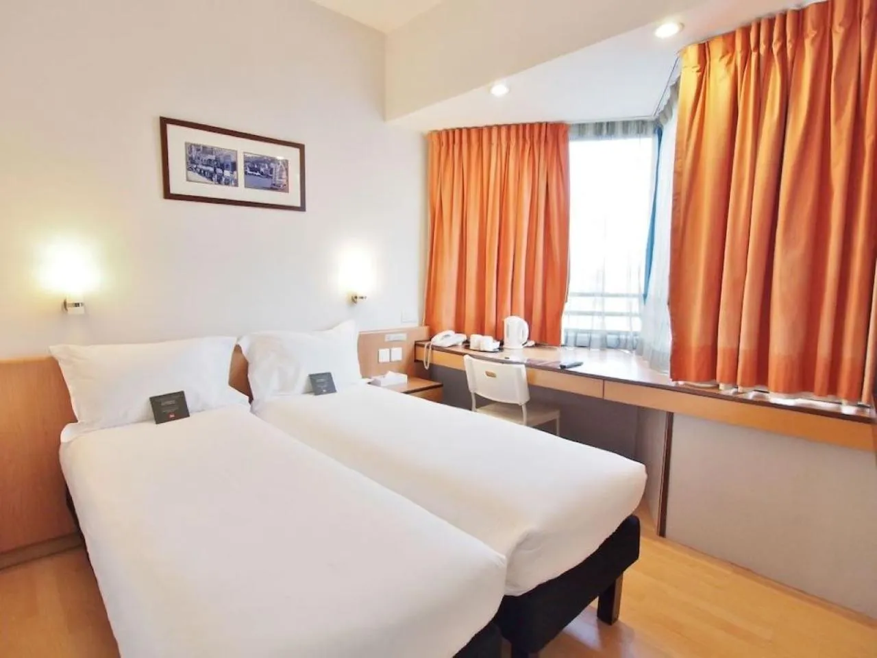 Bed in ibis Hong Kong North Point