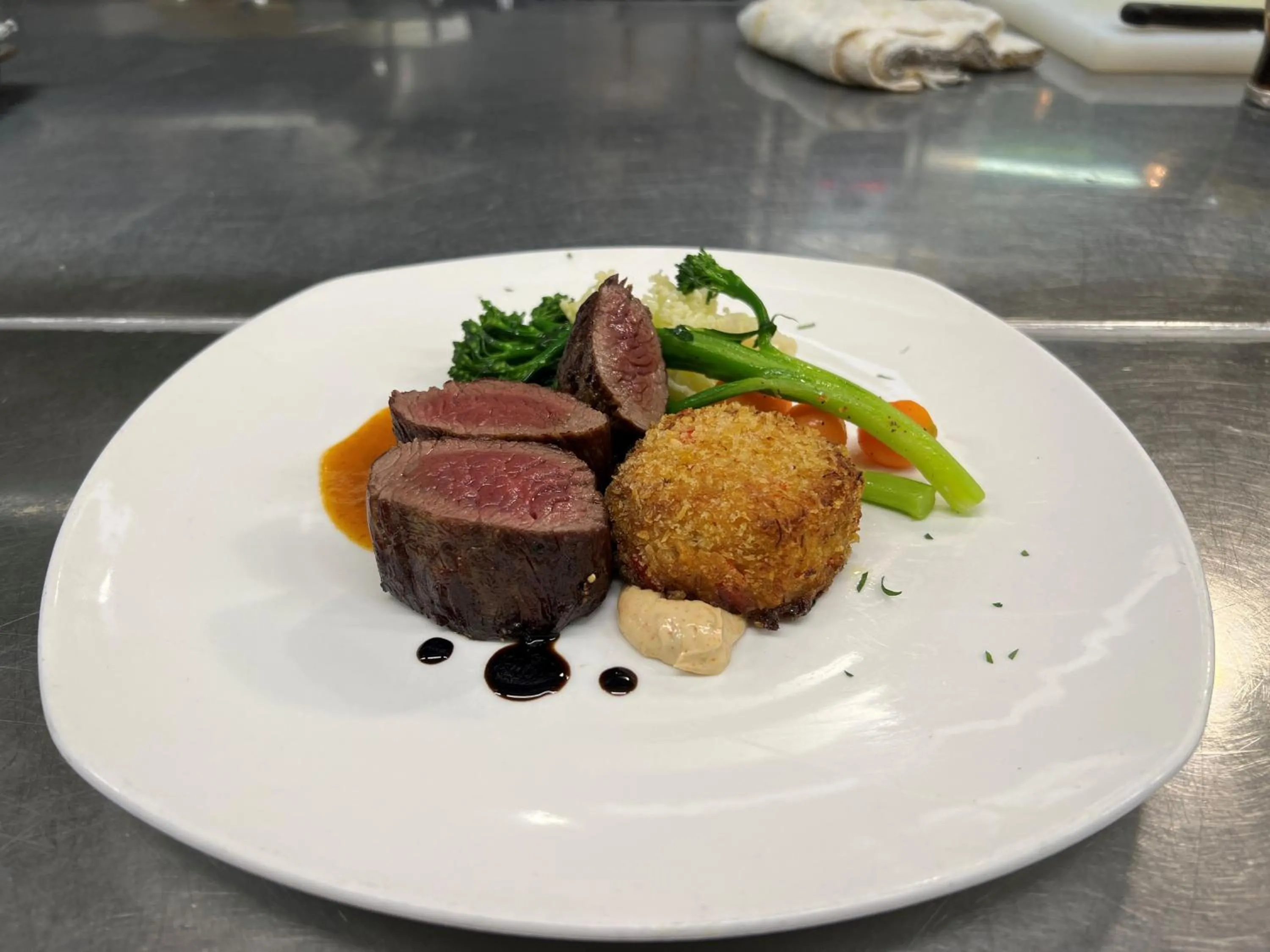 Restaurant/places to eat in ibis Hong Kong North Point