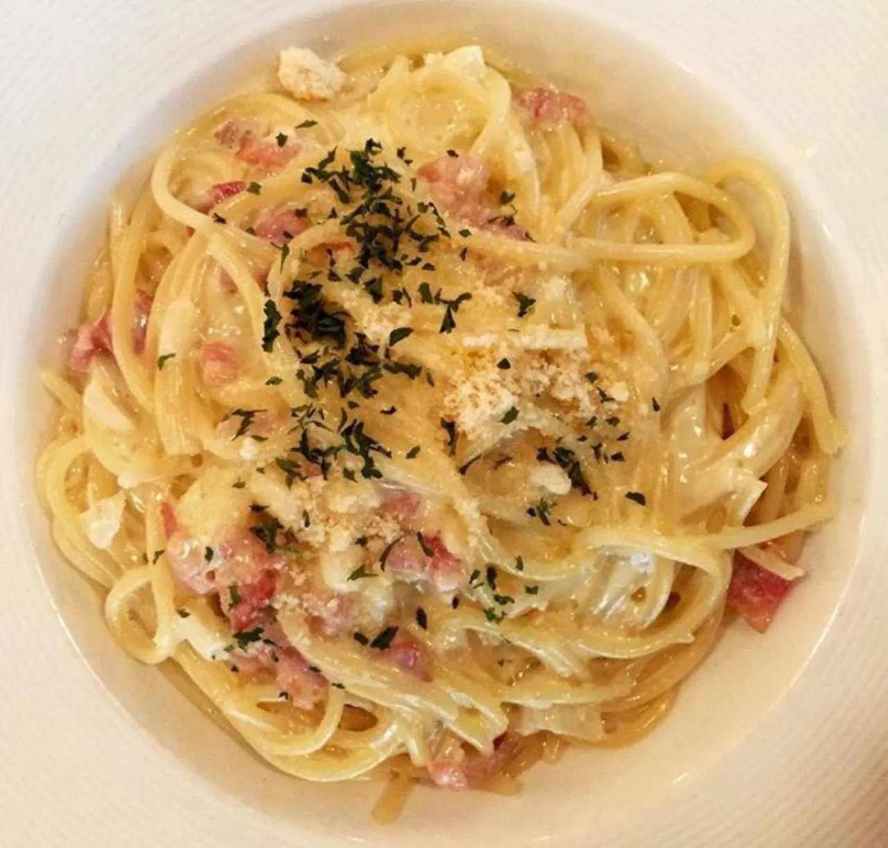 Restaurant/places to eat in ibis Hong Kong North Point